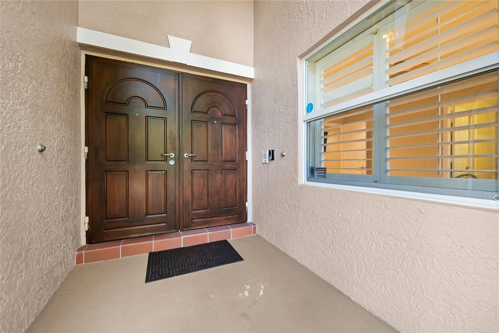 5680 NW 88th Ter
