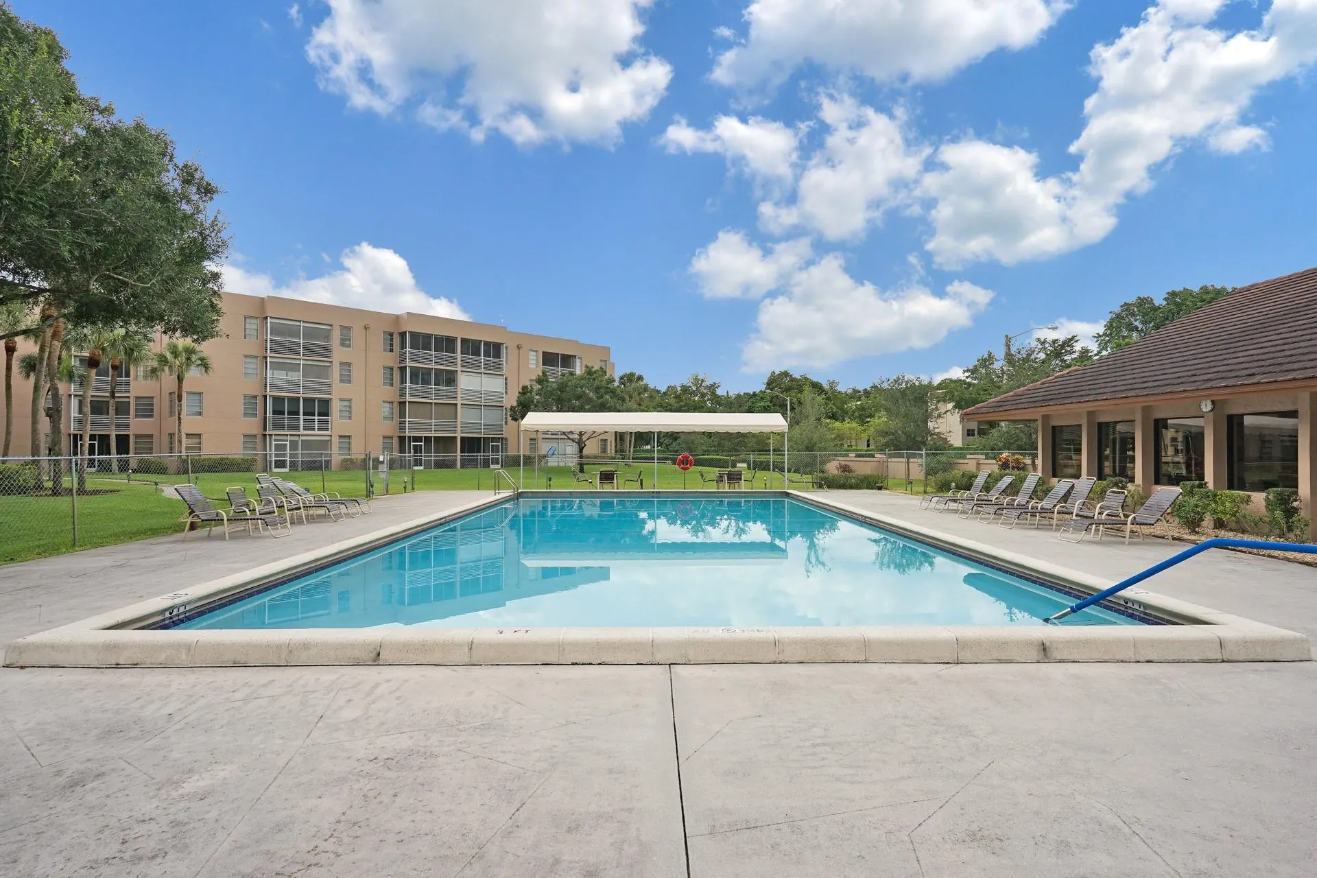 1830 Sabal Palm Dr, #104