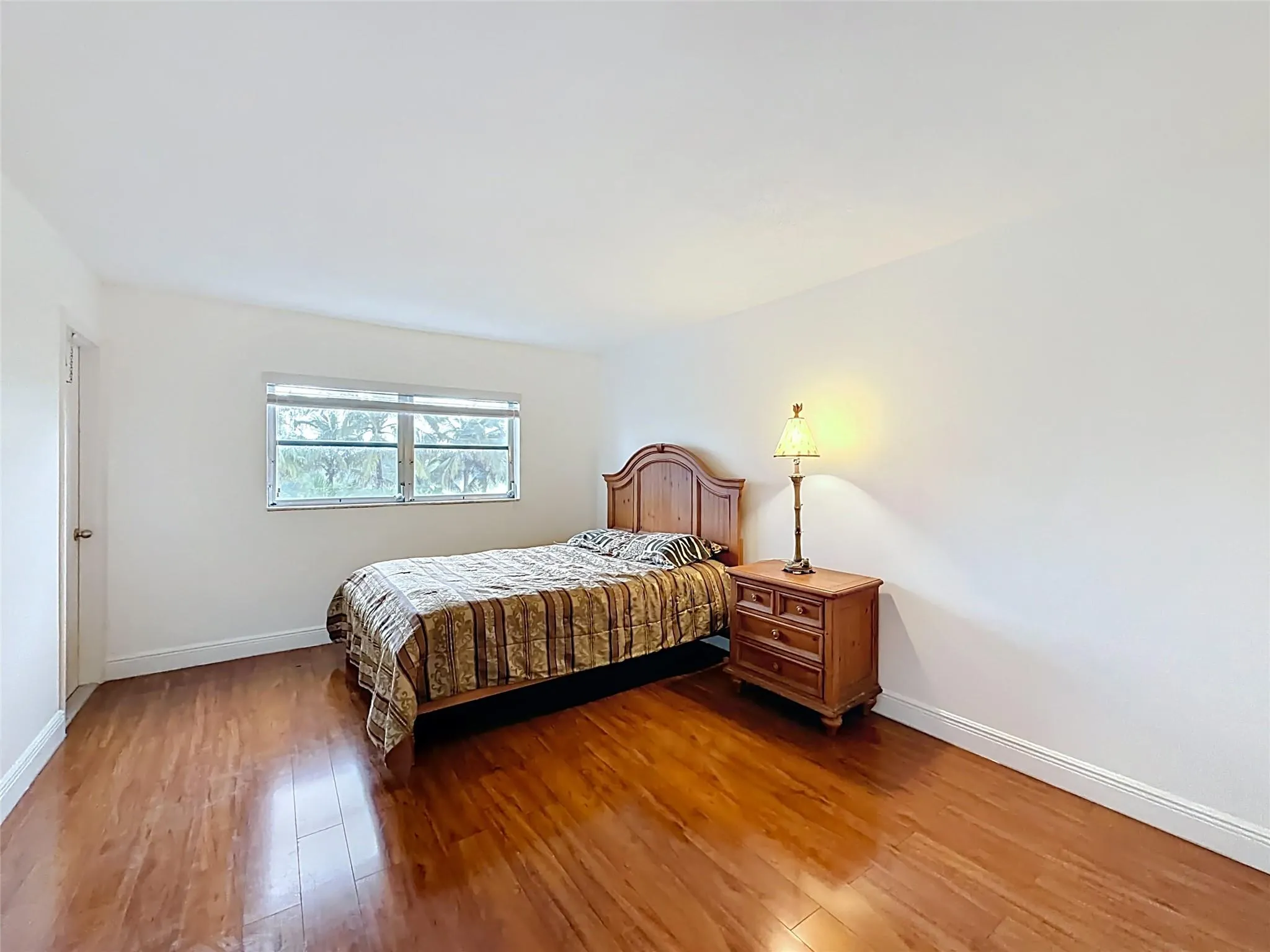 700 NE 14th Ave, #406