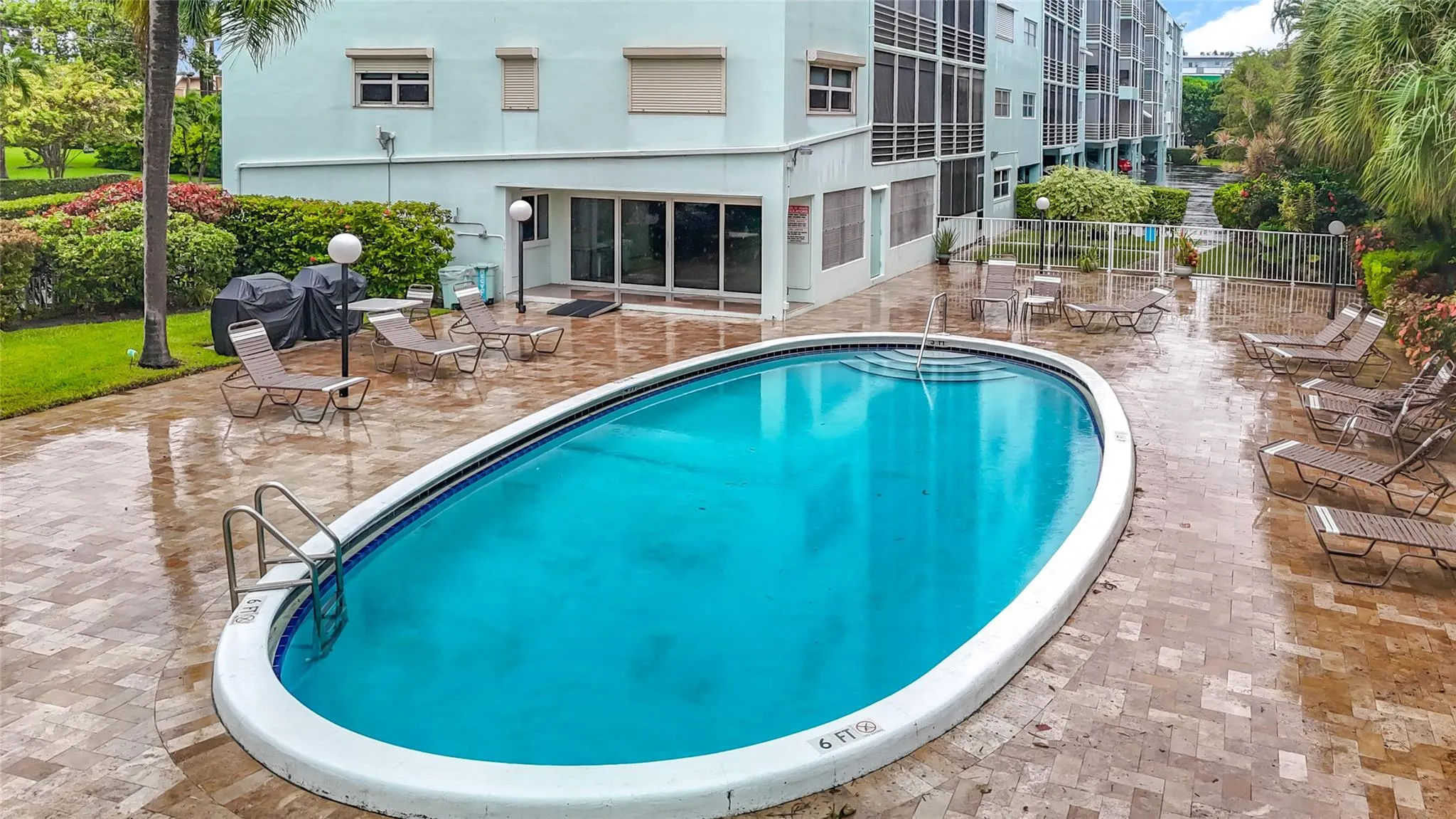 700 NE 14th Ave, #406