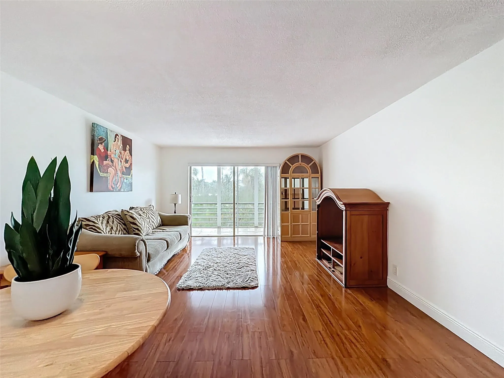 700 NE 14th Ave, #406