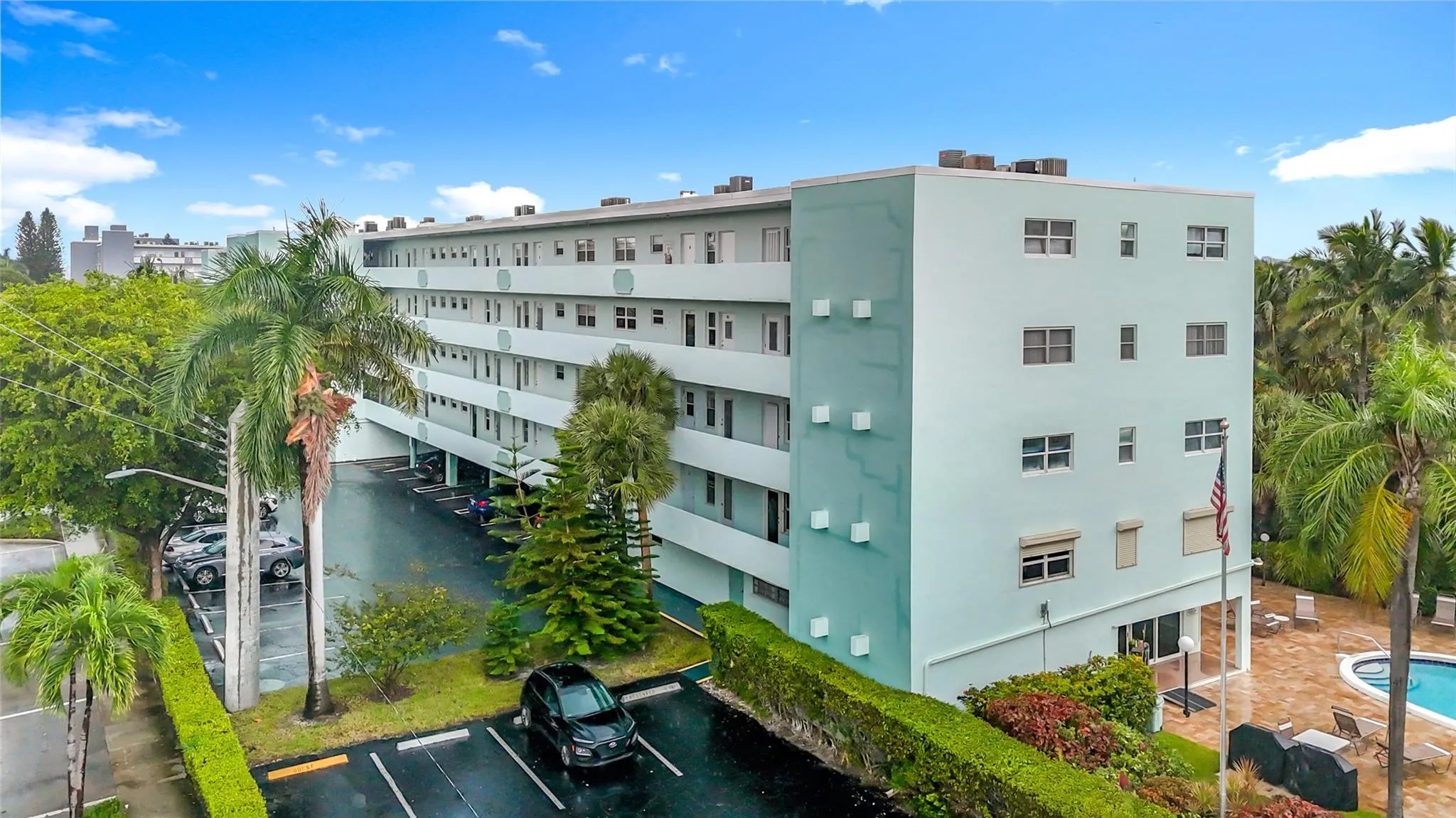 700 NE 14th Ave, #406