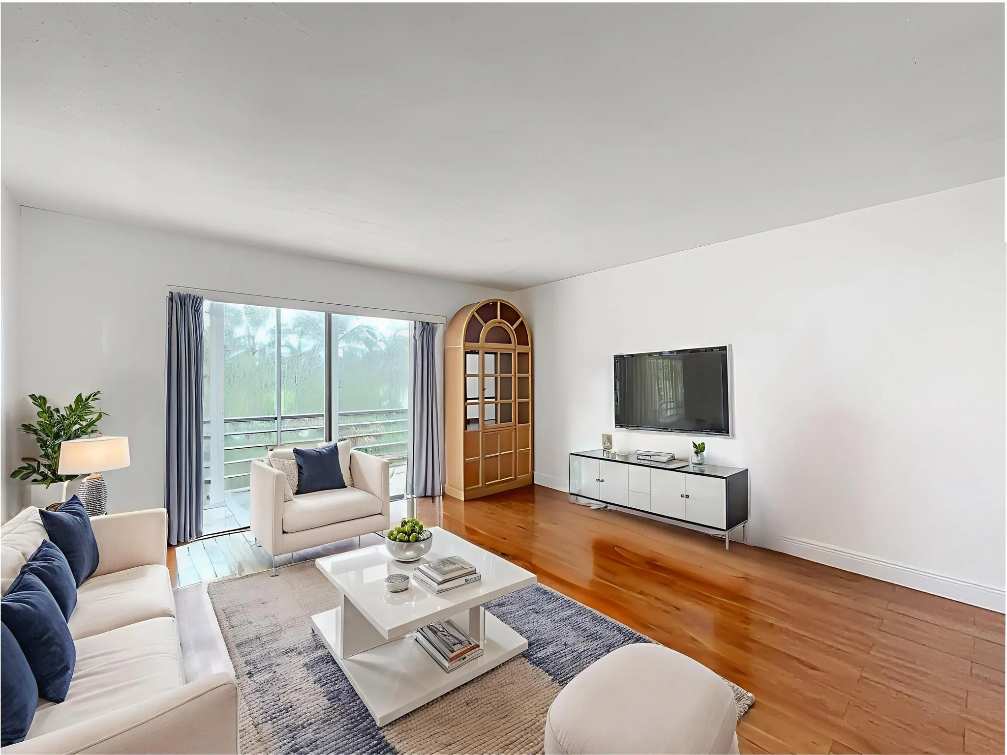 700 NE 14th Ave, #406