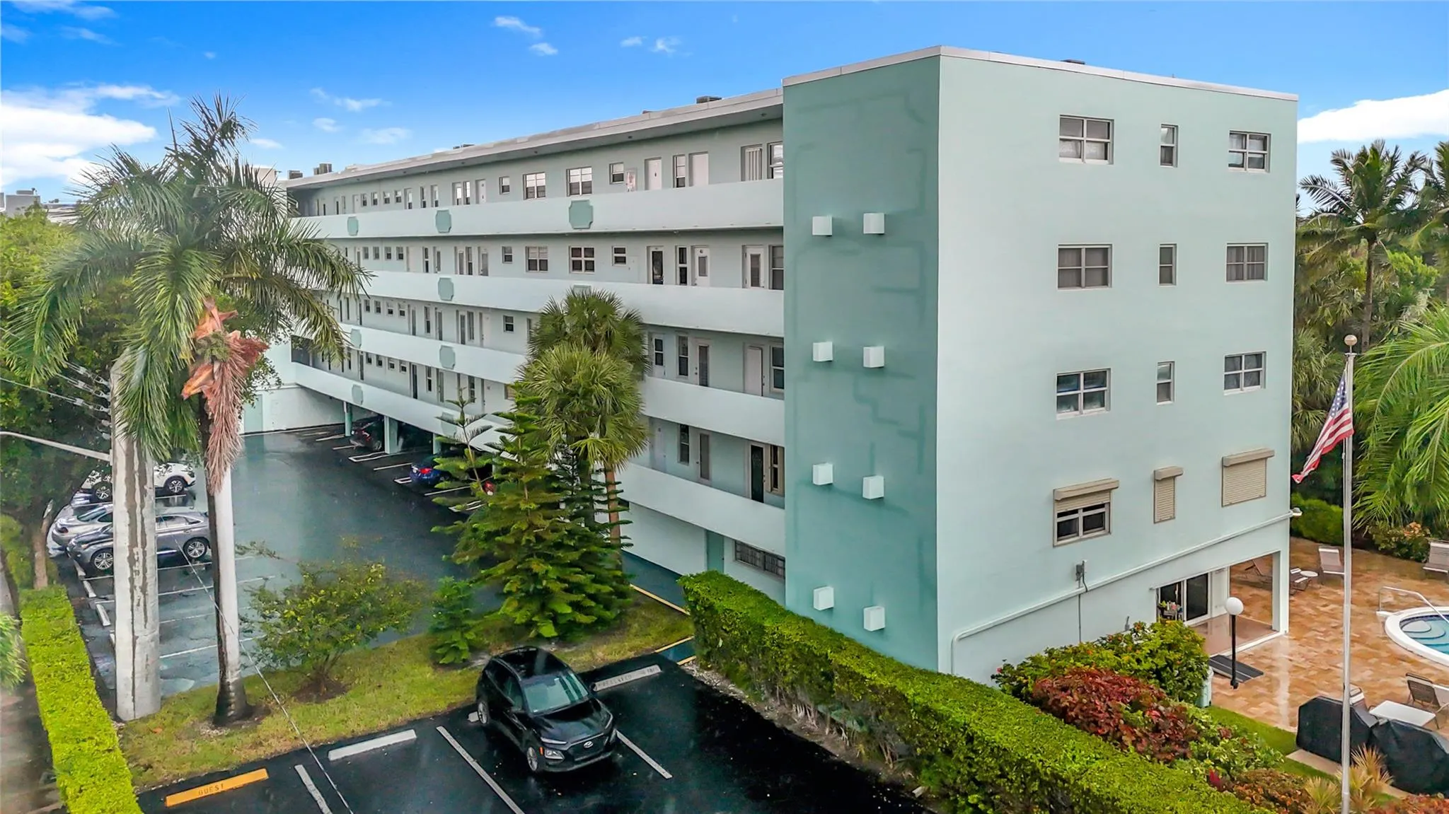 700 NE 14th Ave, #406