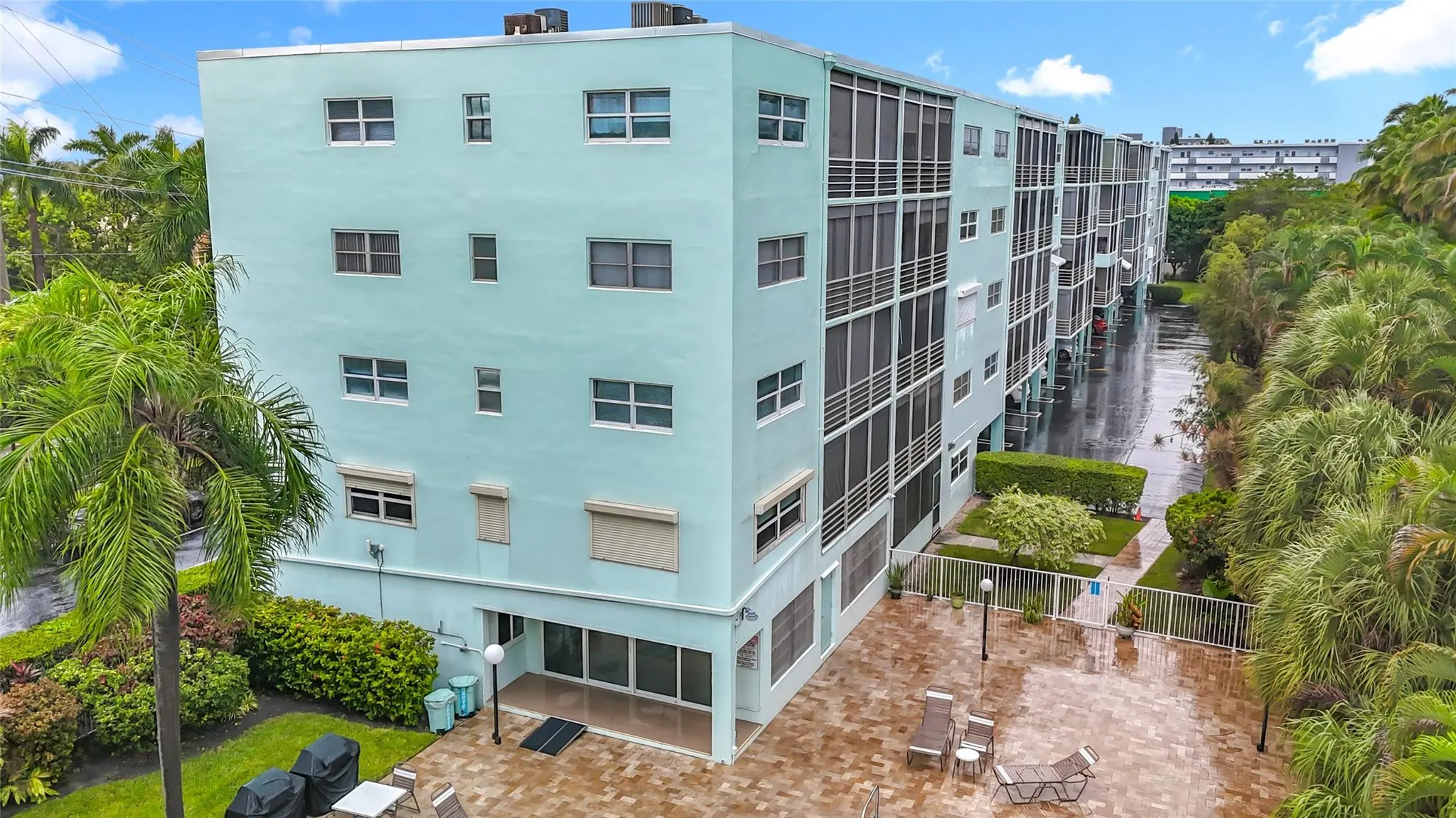 700 NE 14th Ave, #406
