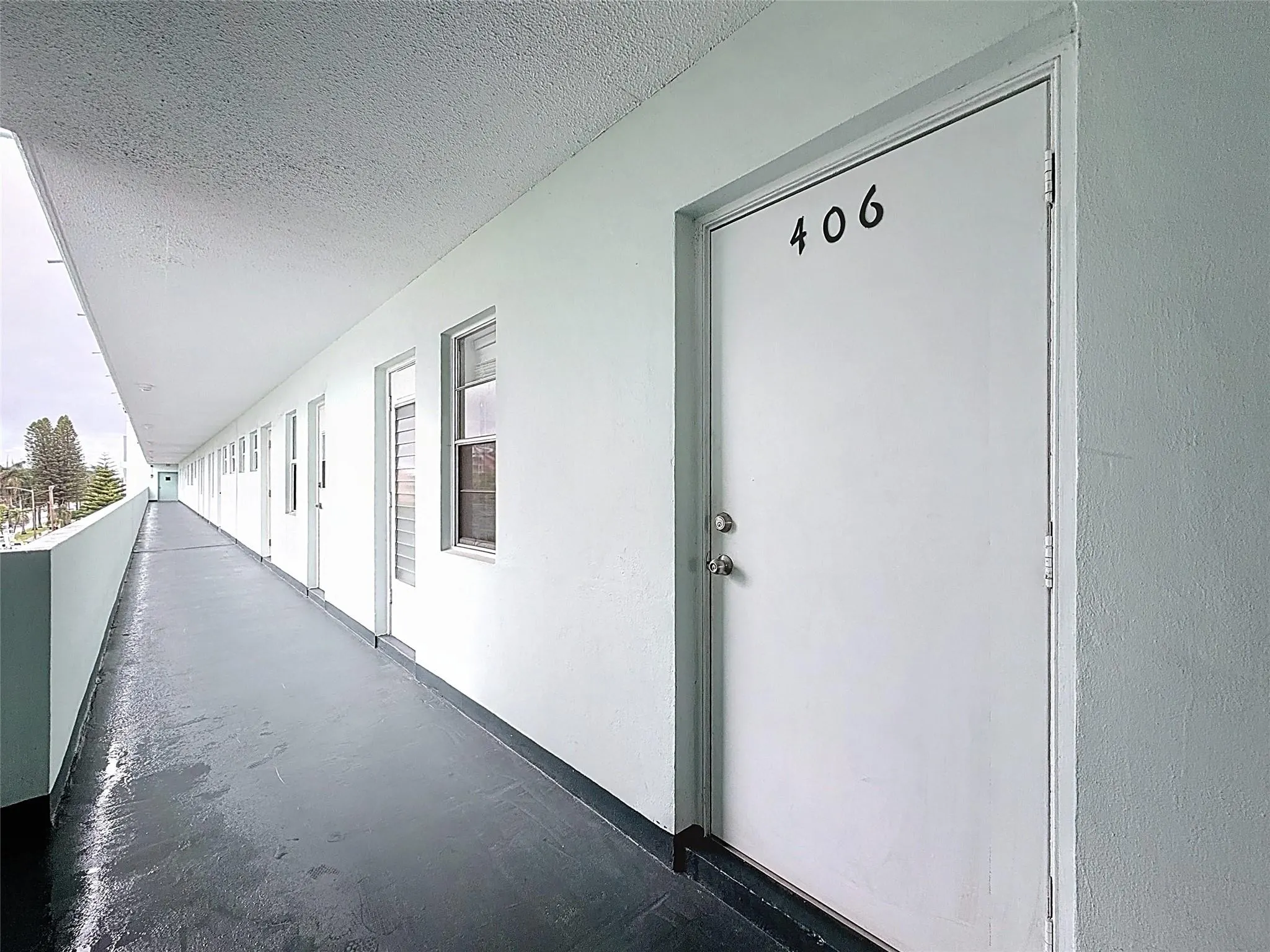 700 NE 14th Ave, #406