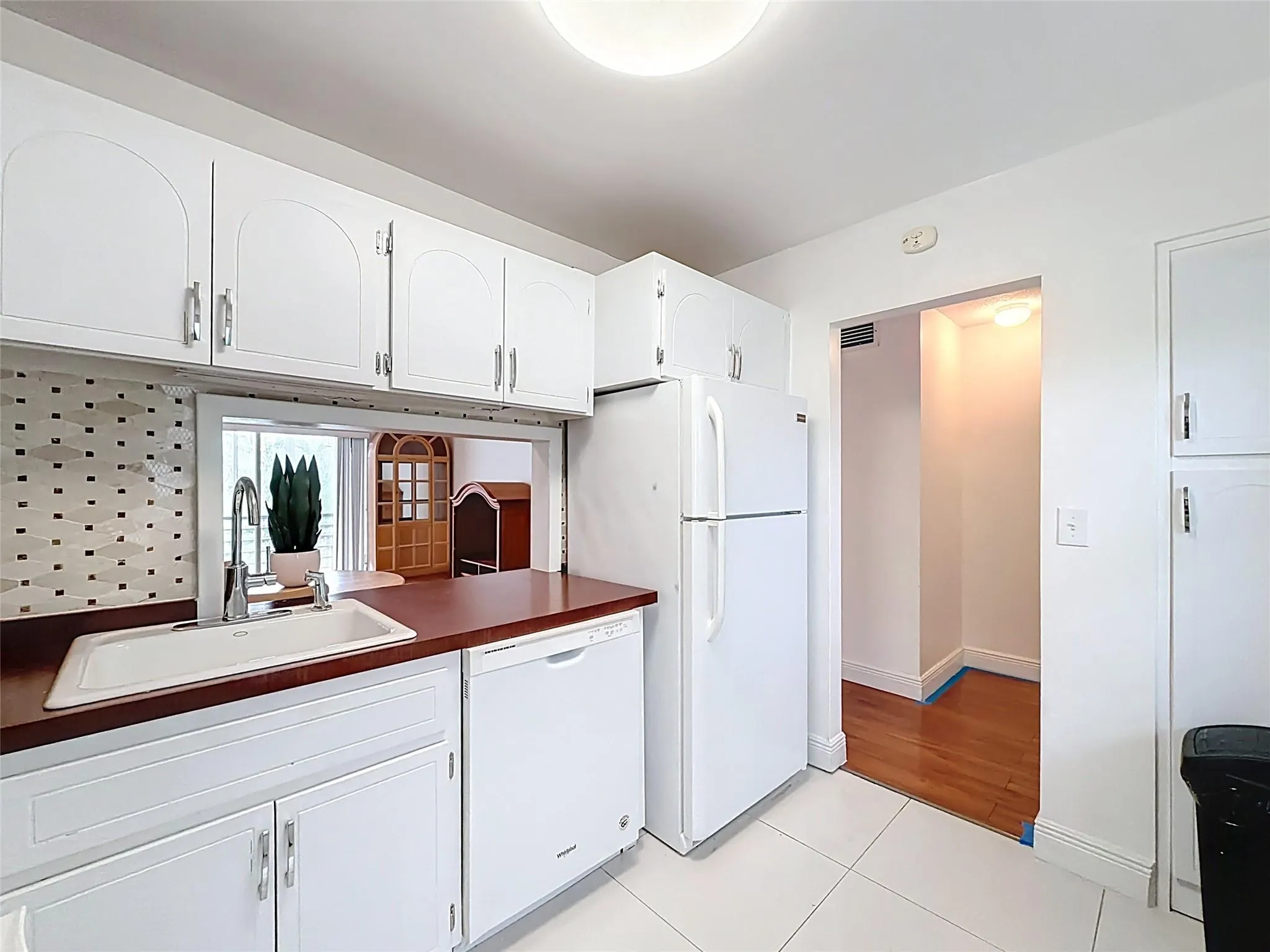700 NE 14th Ave, #406
