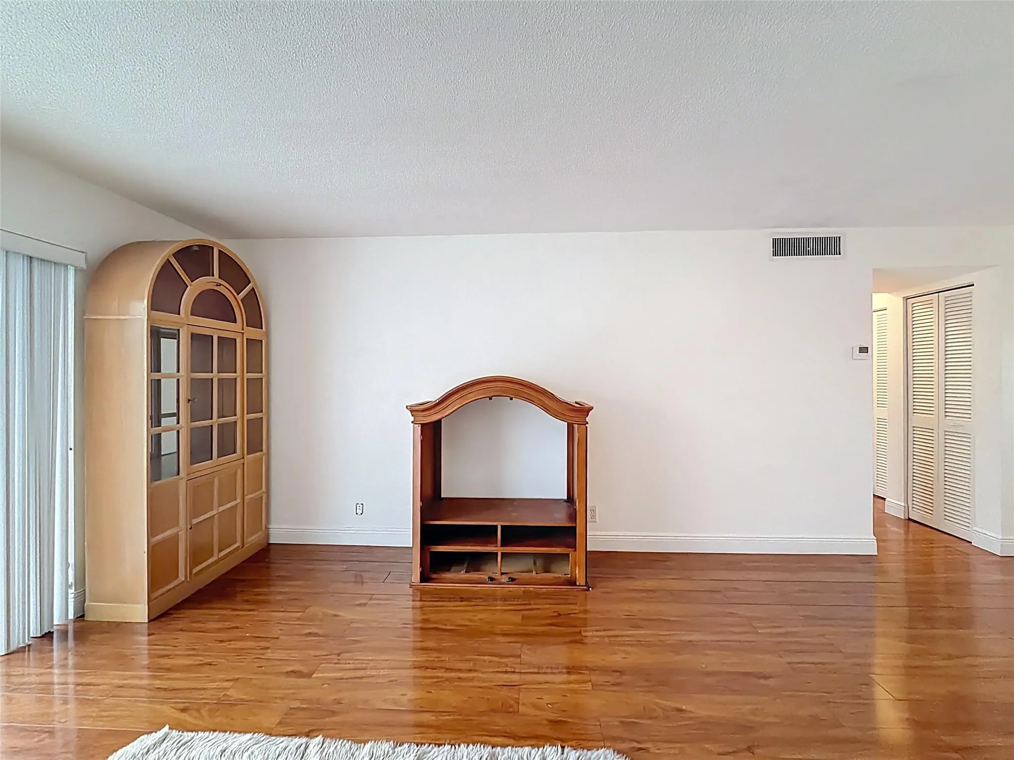 700 NE 14th Ave, #406