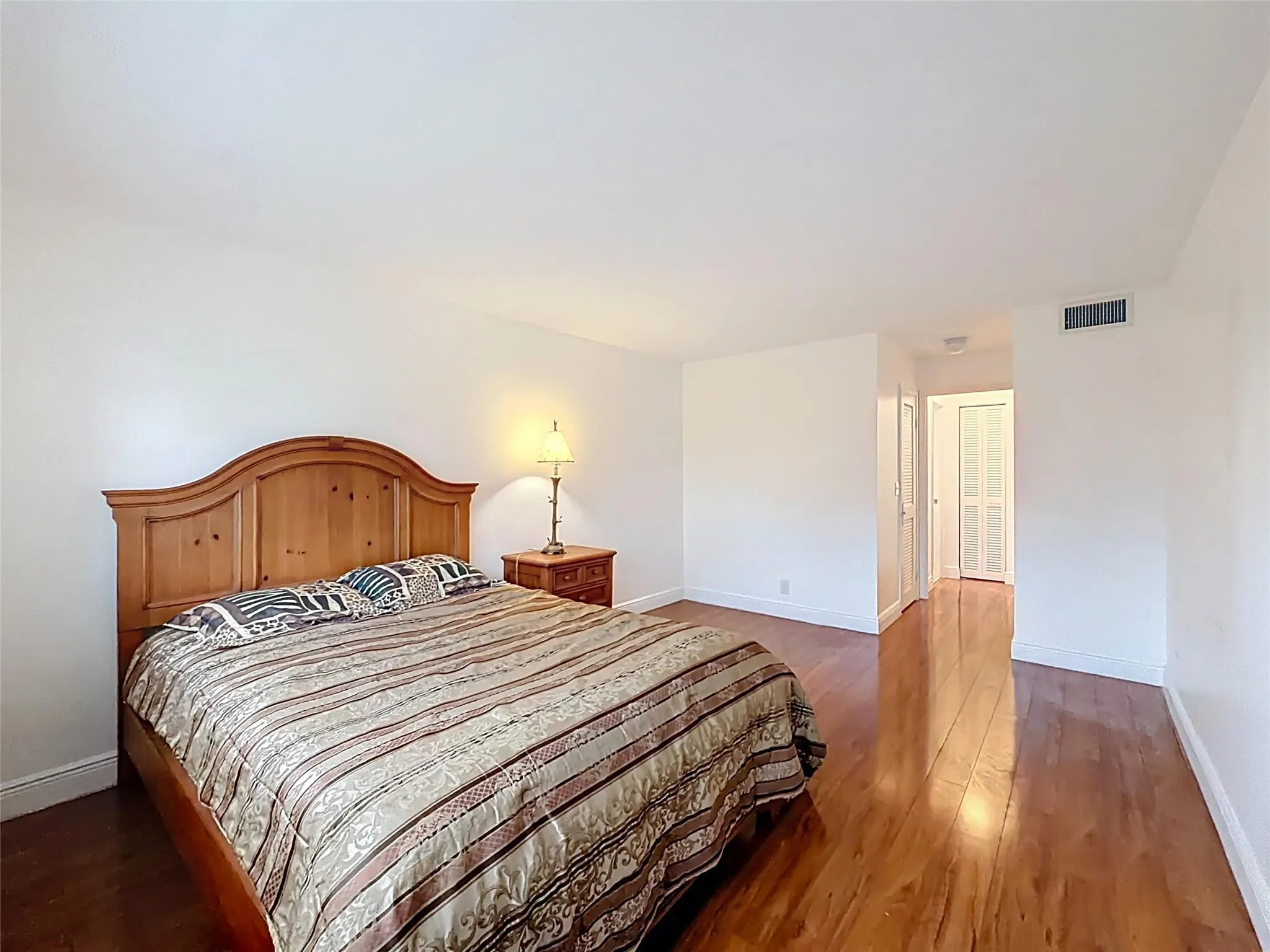 700 NE 14th Ave, #406