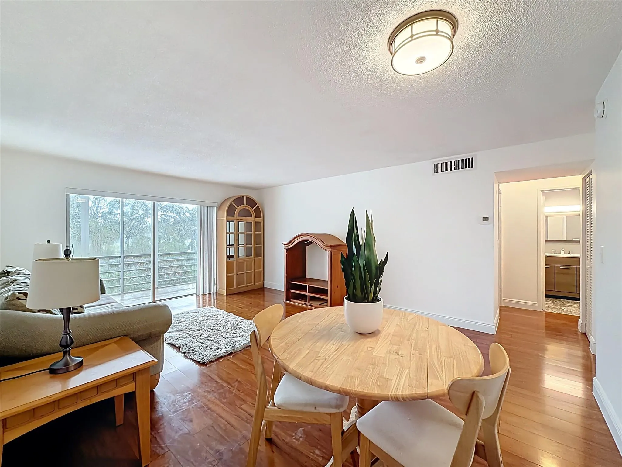 700 NE 14th Ave, #406