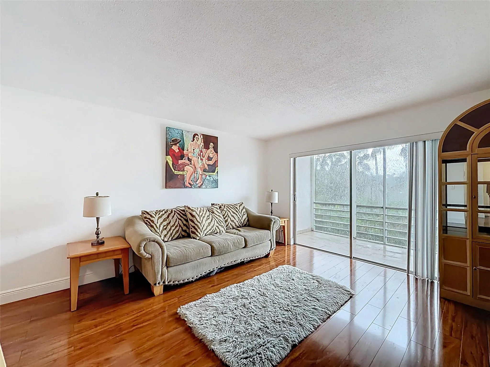 700 NE 14th Ave, #406