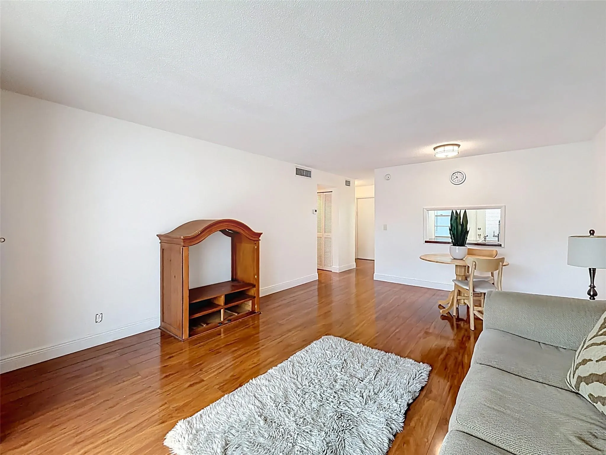 700 NE 14th Ave, #406