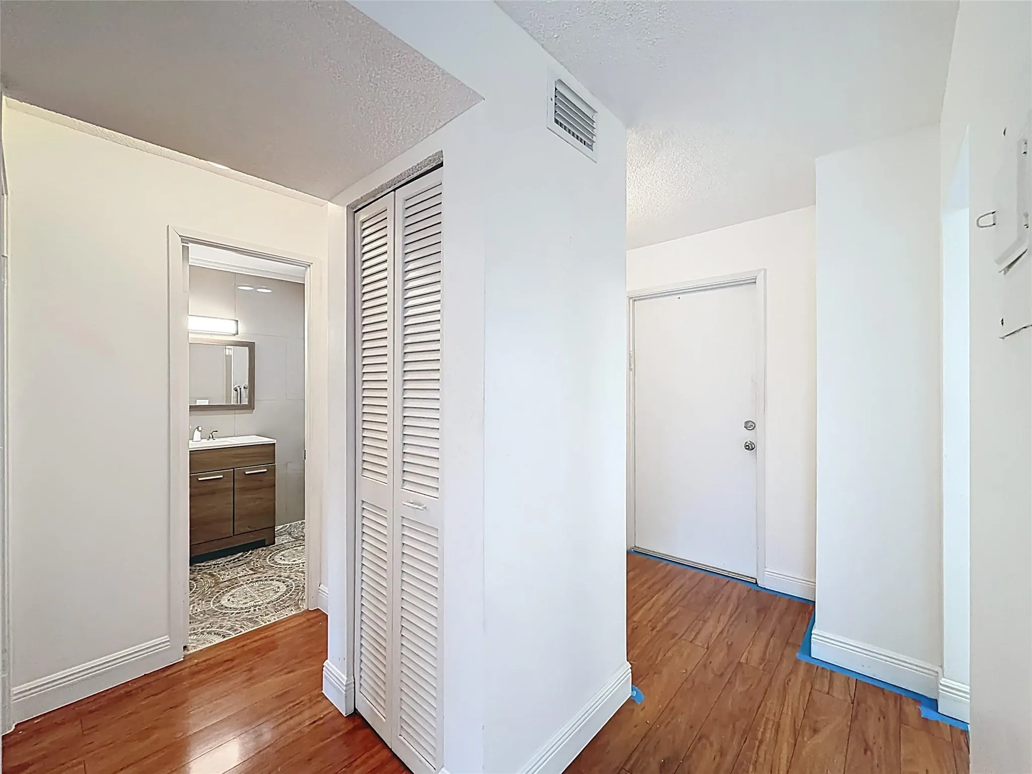 700 NE 14th Ave, #406