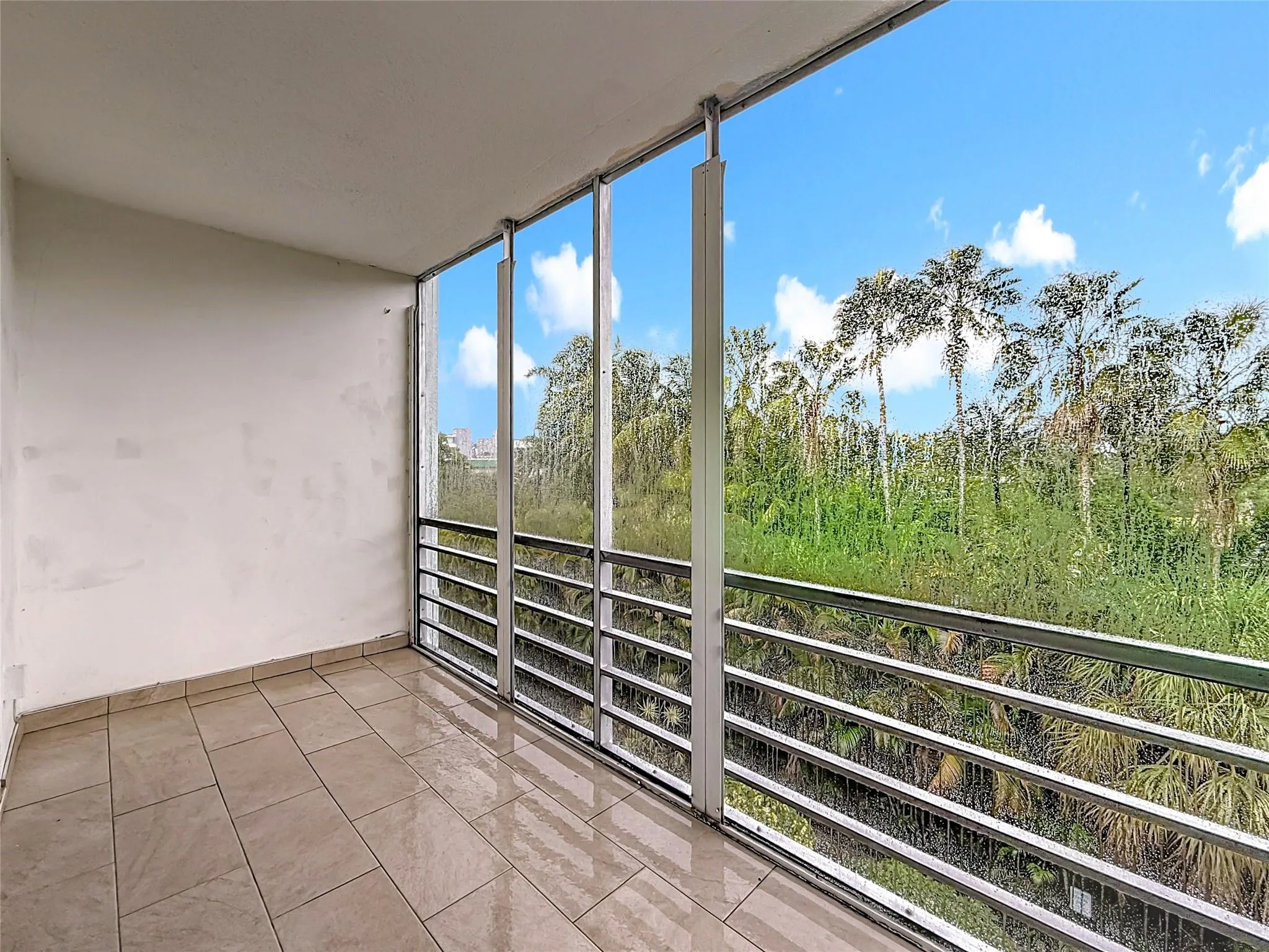 700 NE 14th Ave, #406