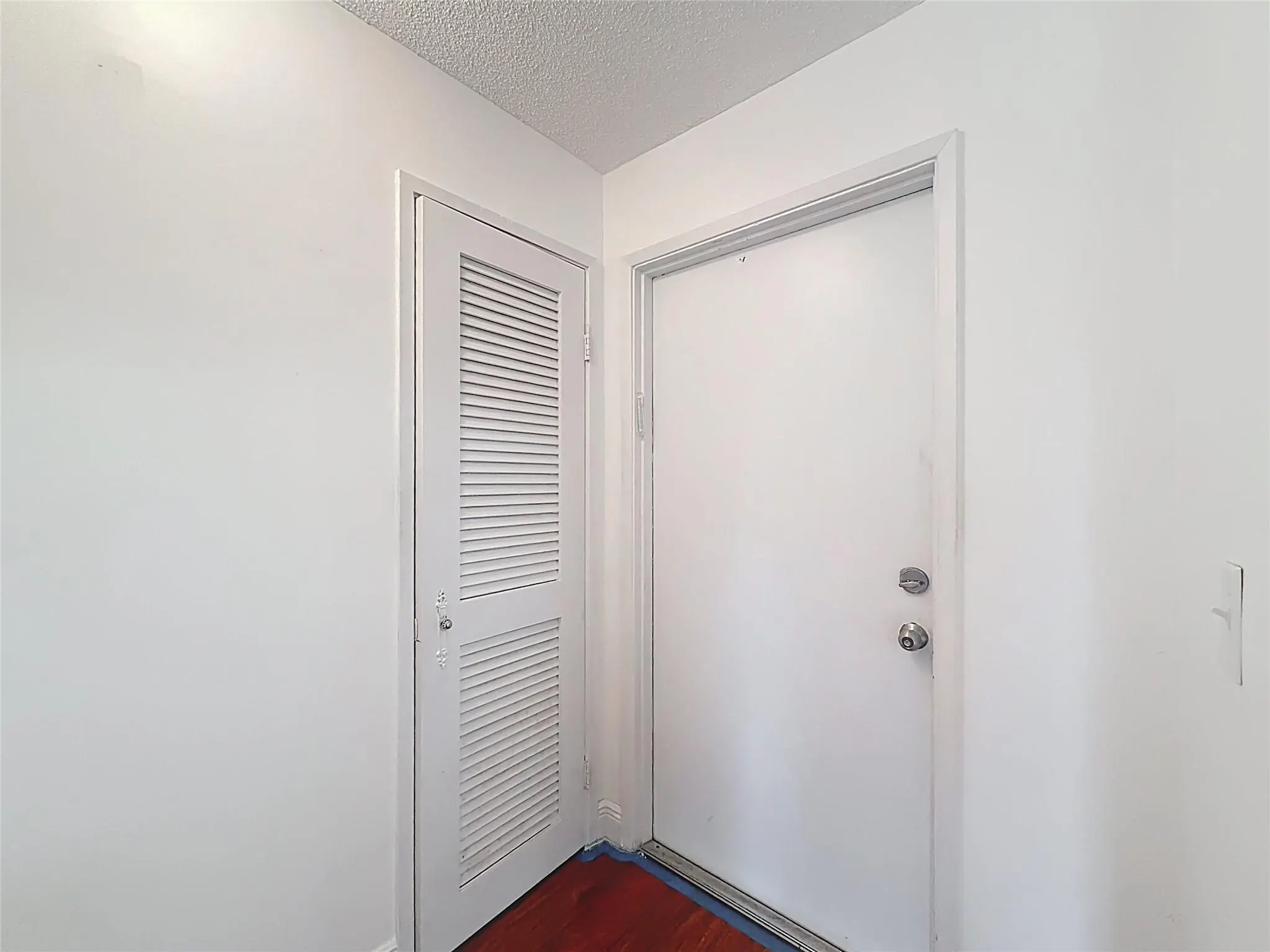 700 NE 14th Ave, #406