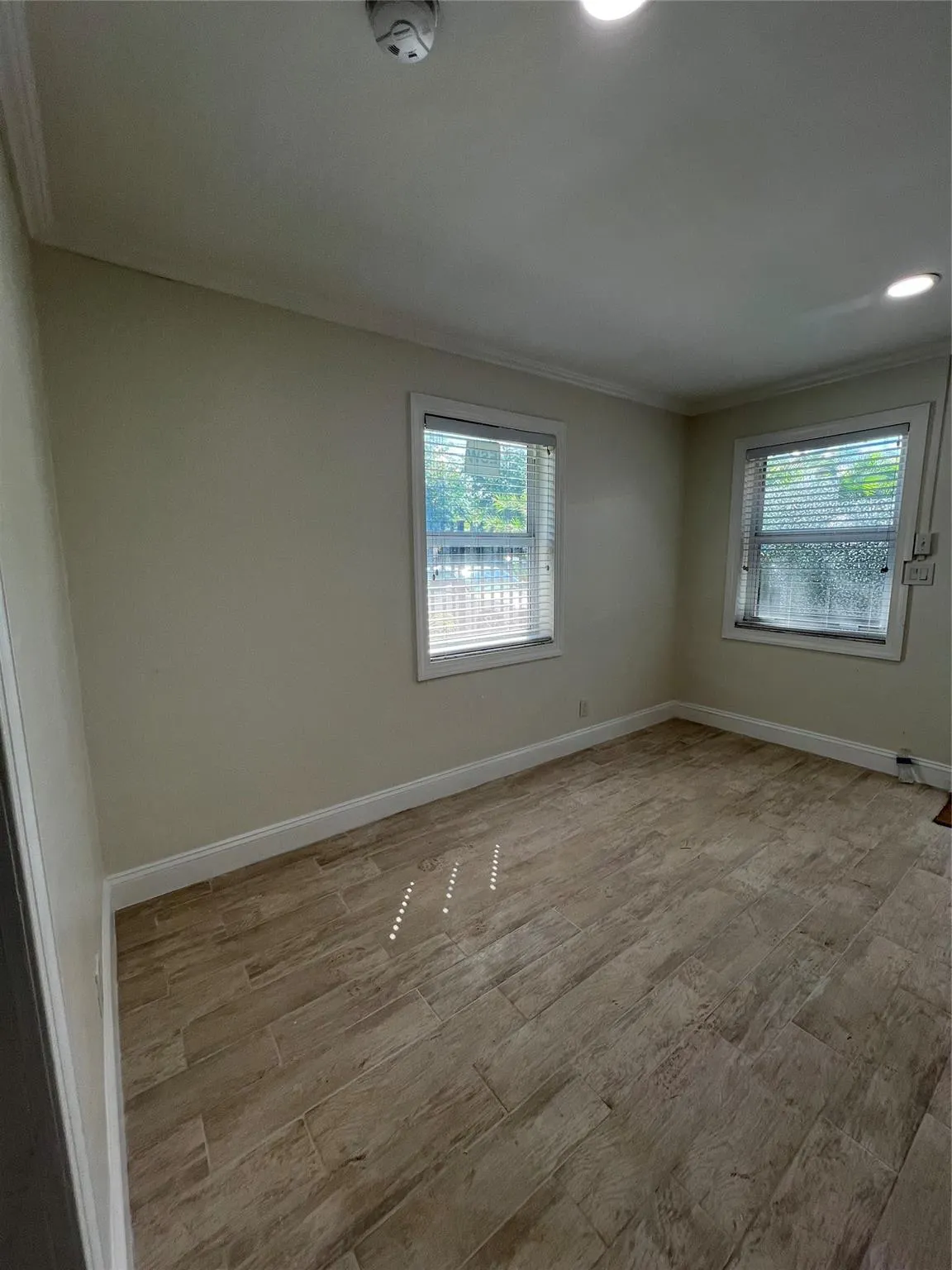 1333 NE 5th Ter, #8