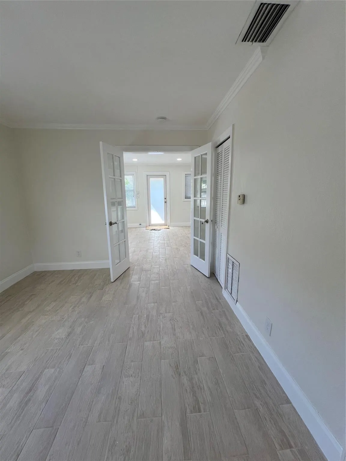 1333 NE 5th Ter, #8