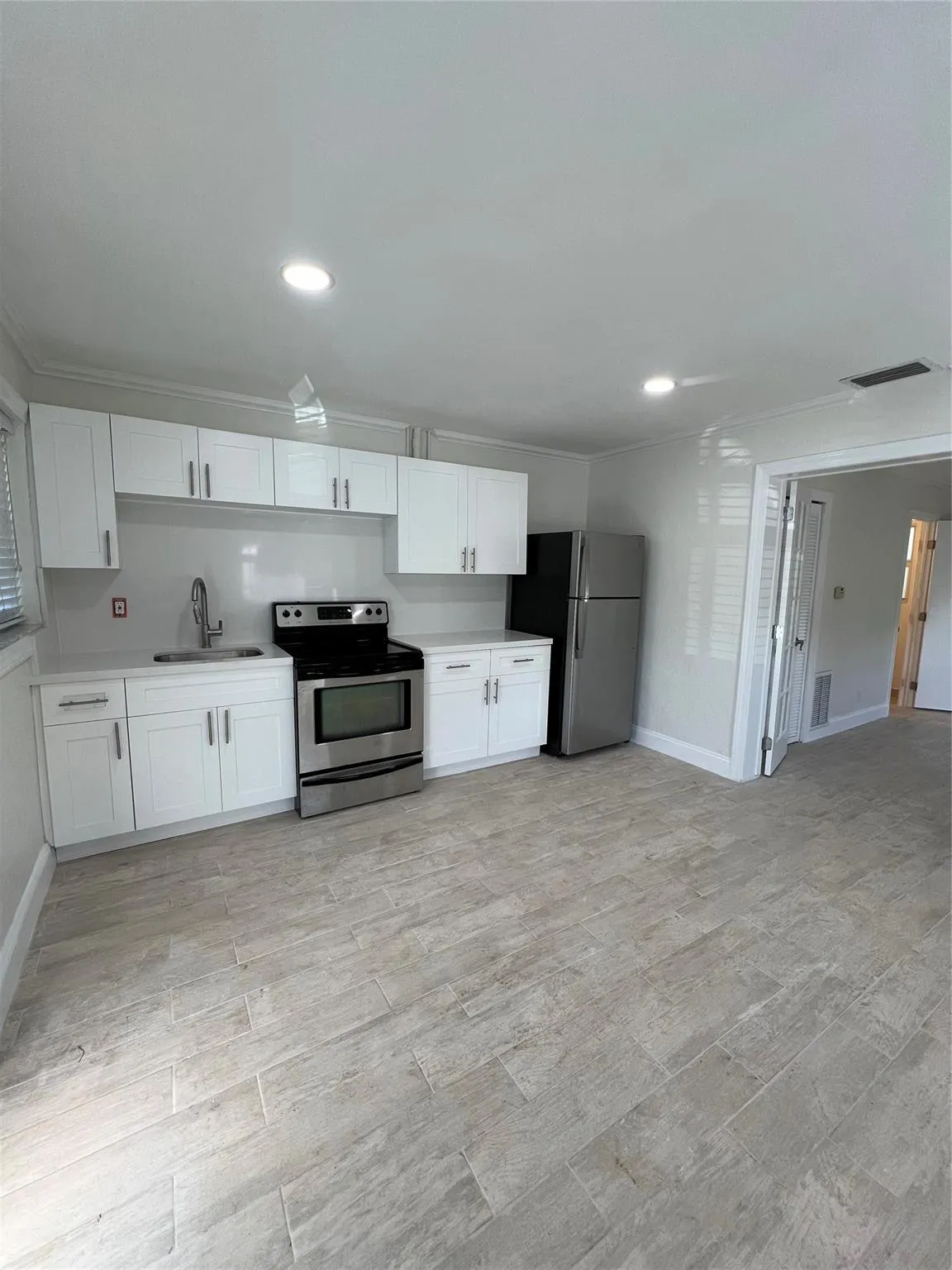 1333 NE 5th Ter, #8
