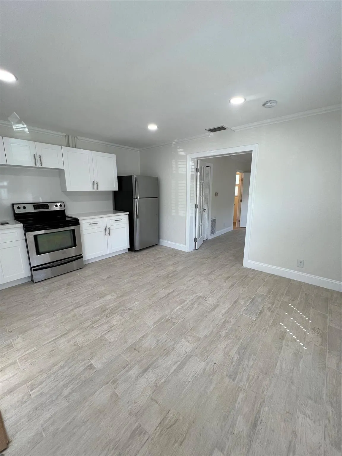 1333 NE 5th Ter, #8