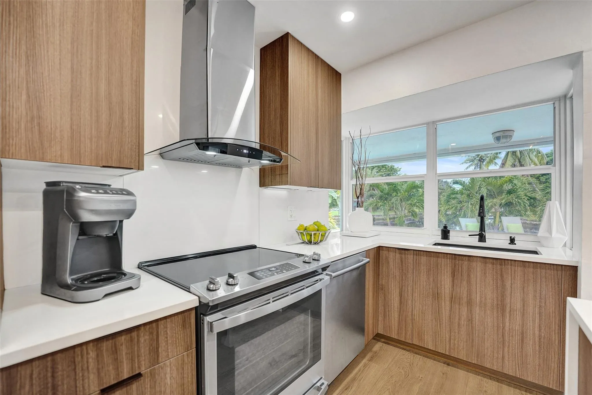 3231 NW 18th Ave