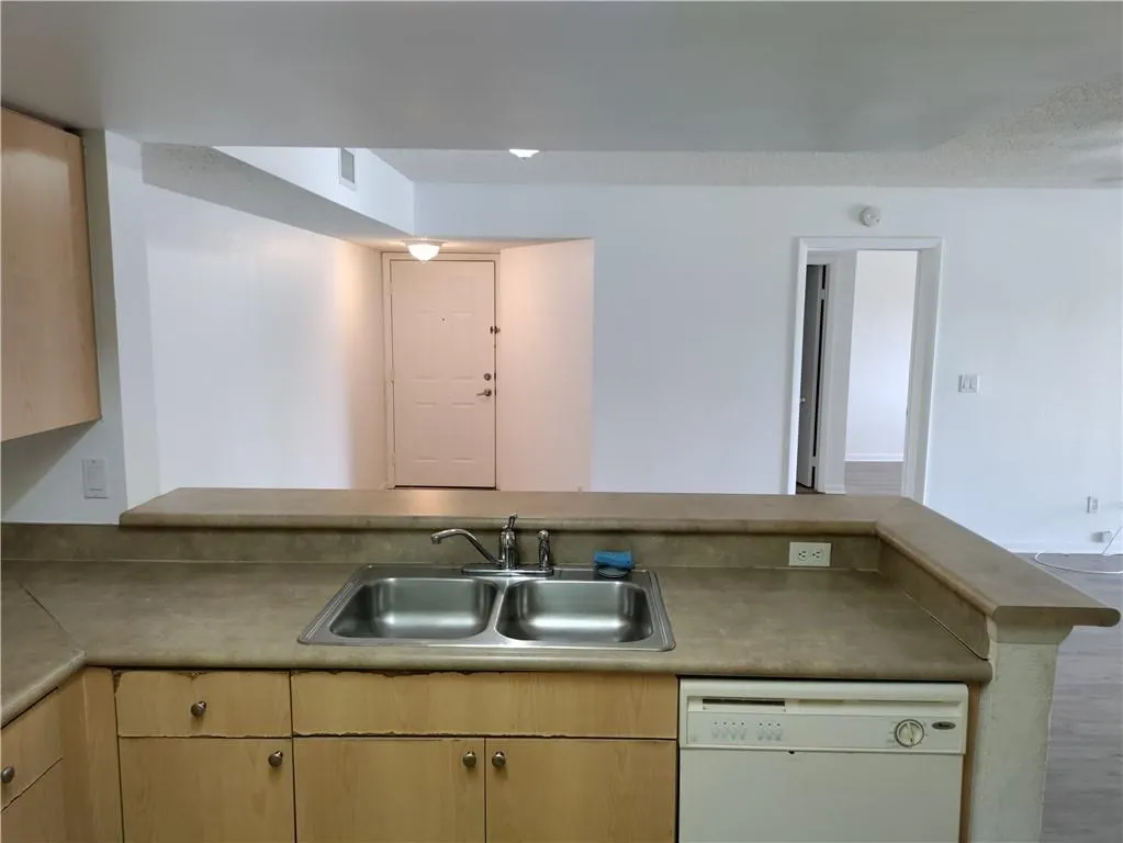 9250 W Atlantic Blvd, #928