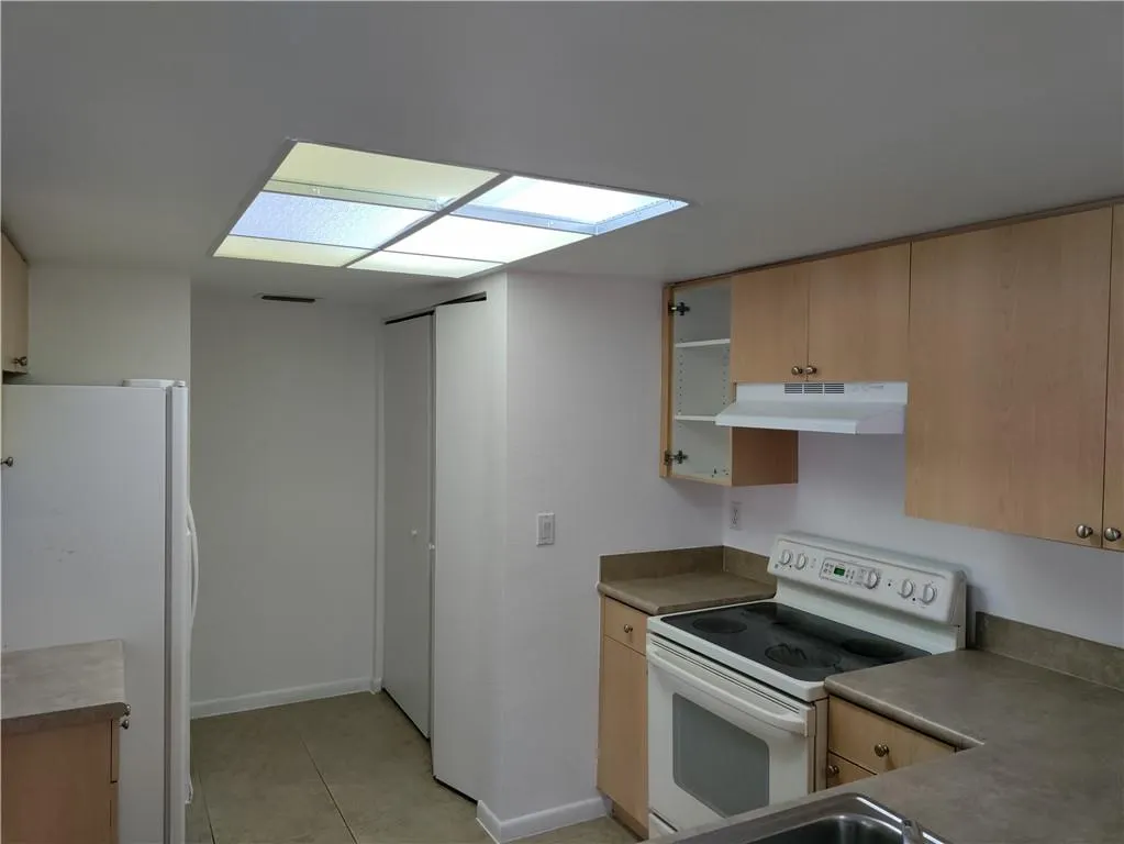 9250 W Atlantic Blvd, #928