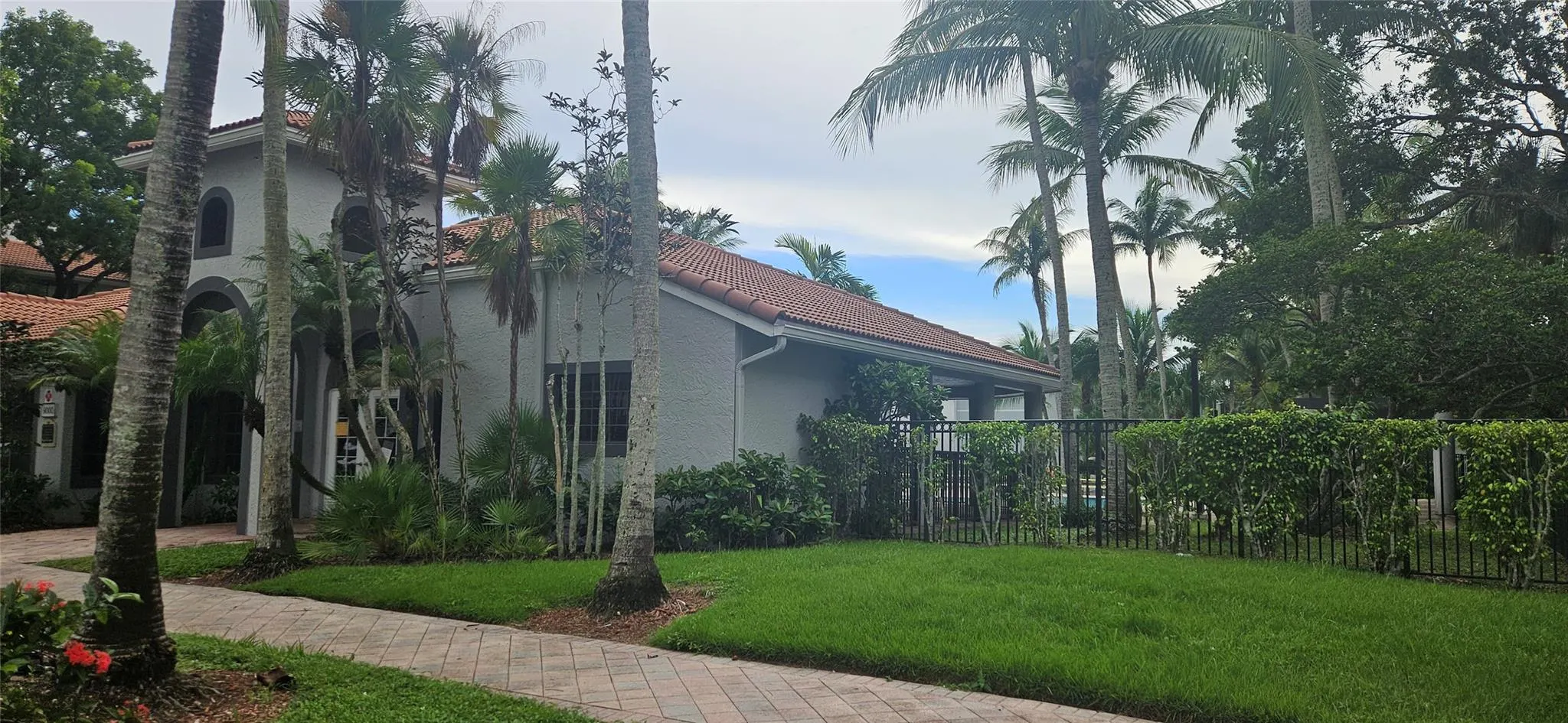 9250 W Atlantic Blvd, #928