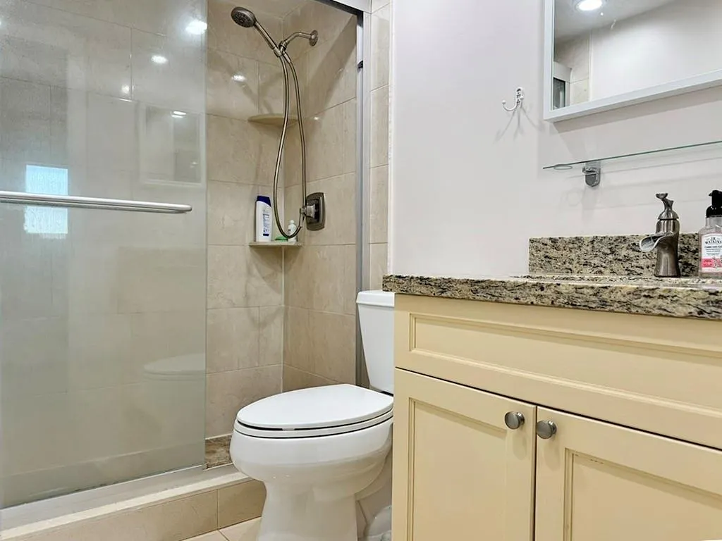 2350 NE 14th Street Cswy, #703