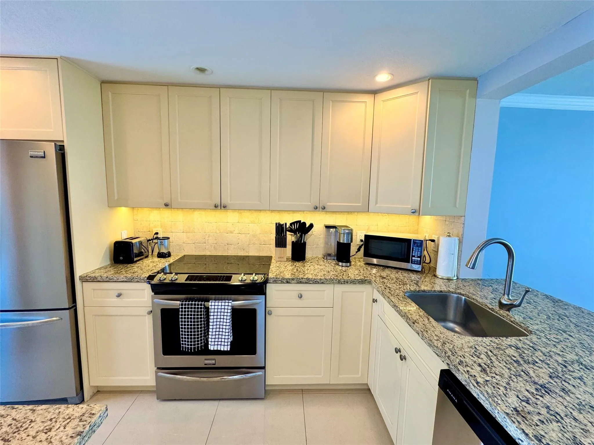 2350 NE 14th Street Cswy, #703