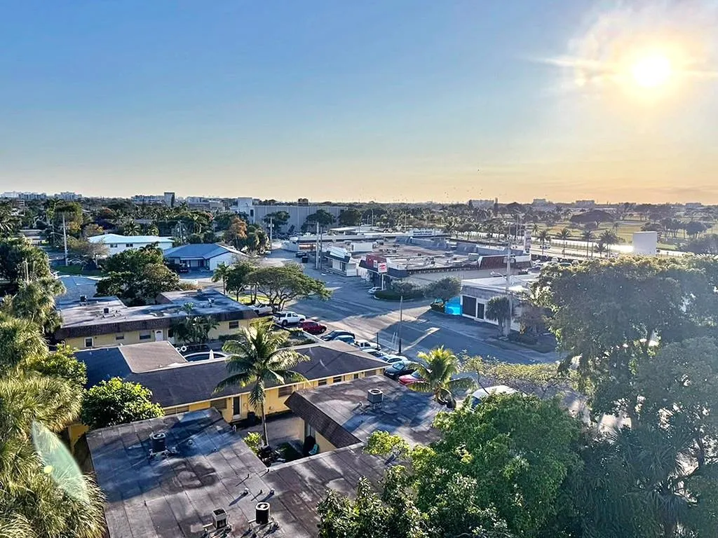2350 NE 14th Street Cswy, #703