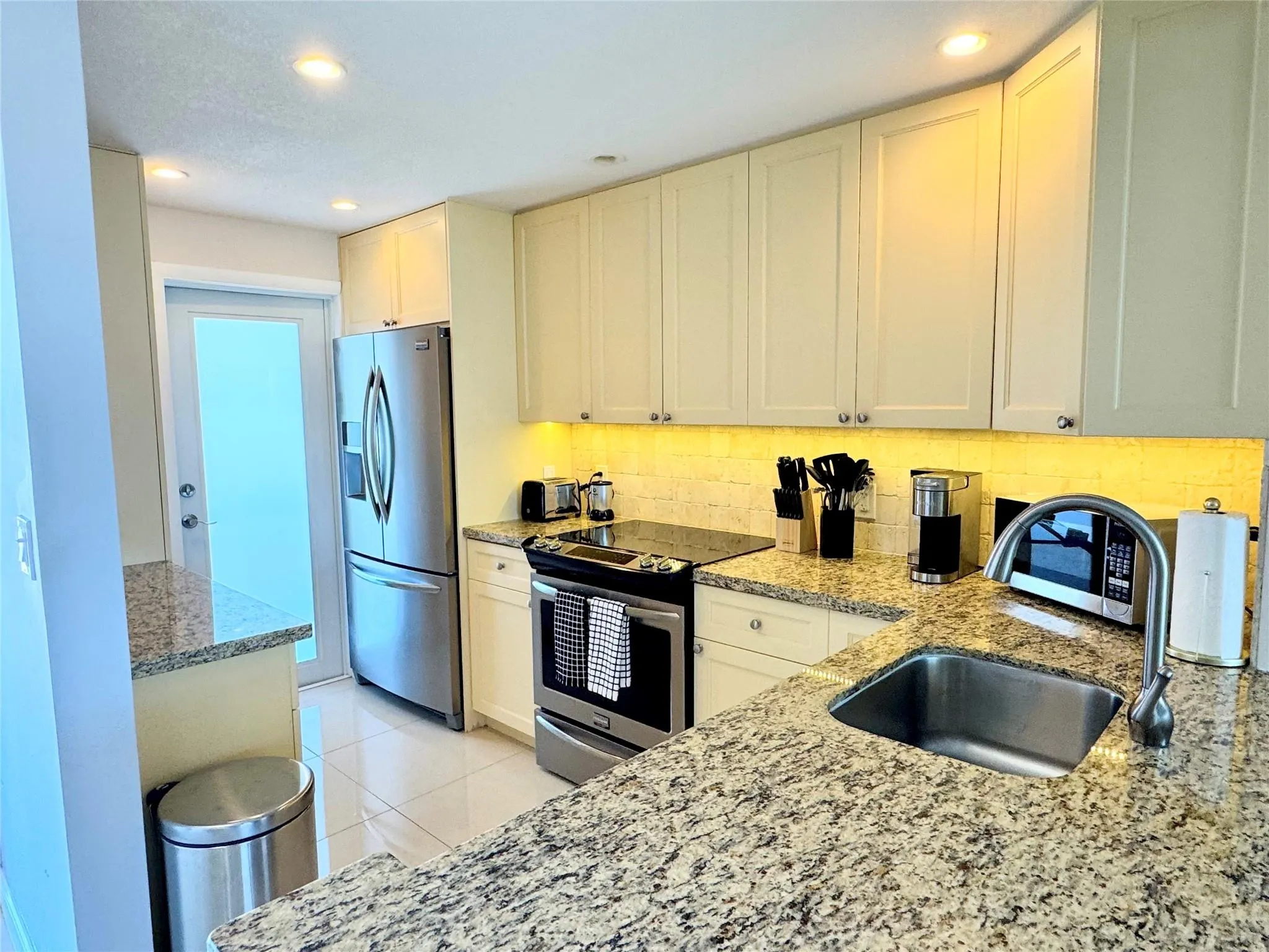 2350 NE 14th Street Cswy, #703