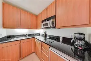 1435 Brickell Ave, #3211