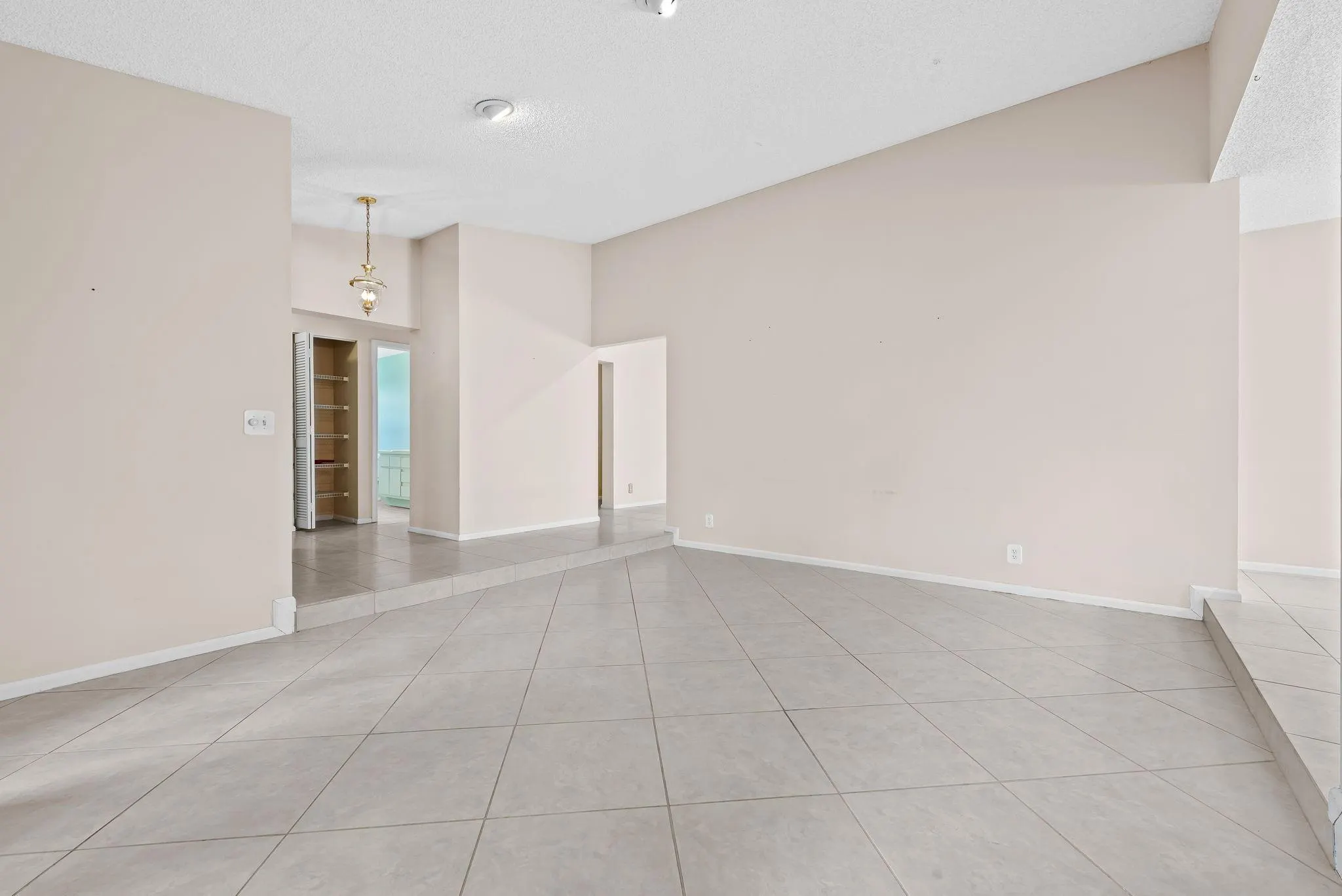 959 NW 109th Ter