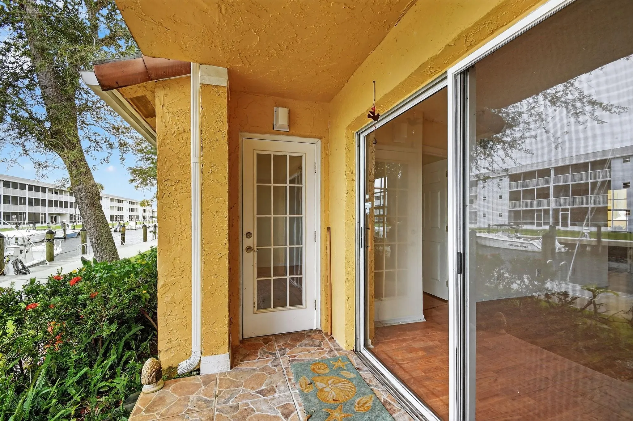 1115 Lake Shore Dr, #102
