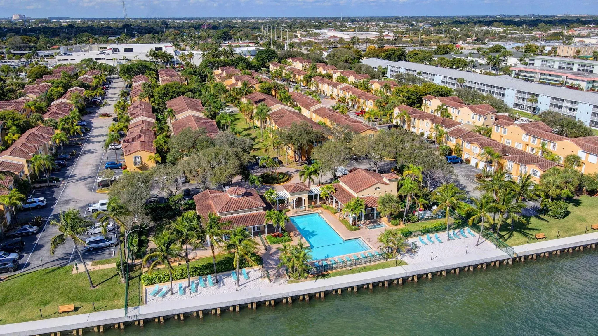 1115 Lake Shore Dr, #102
