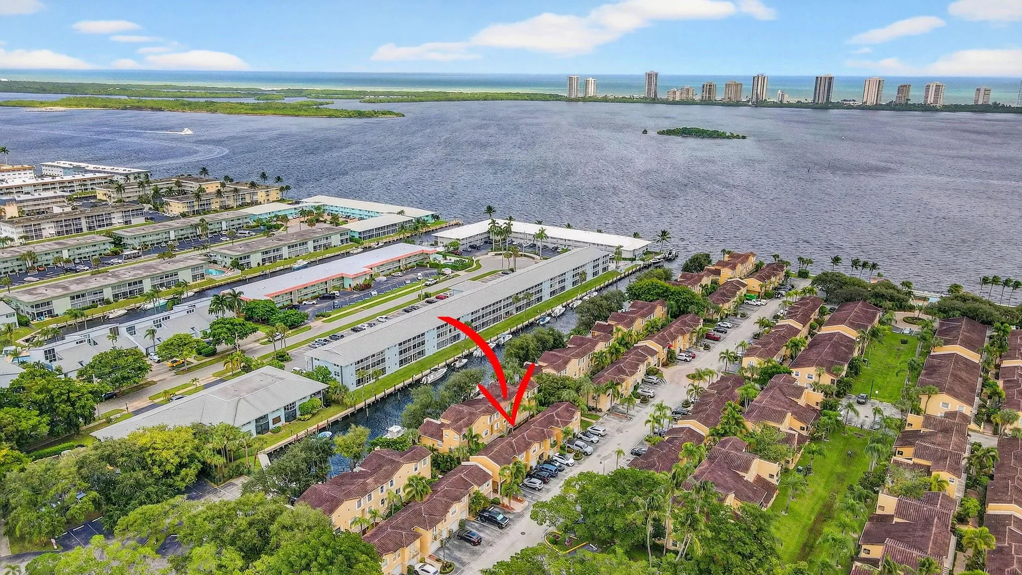 1115 Lake Shore Dr, #102