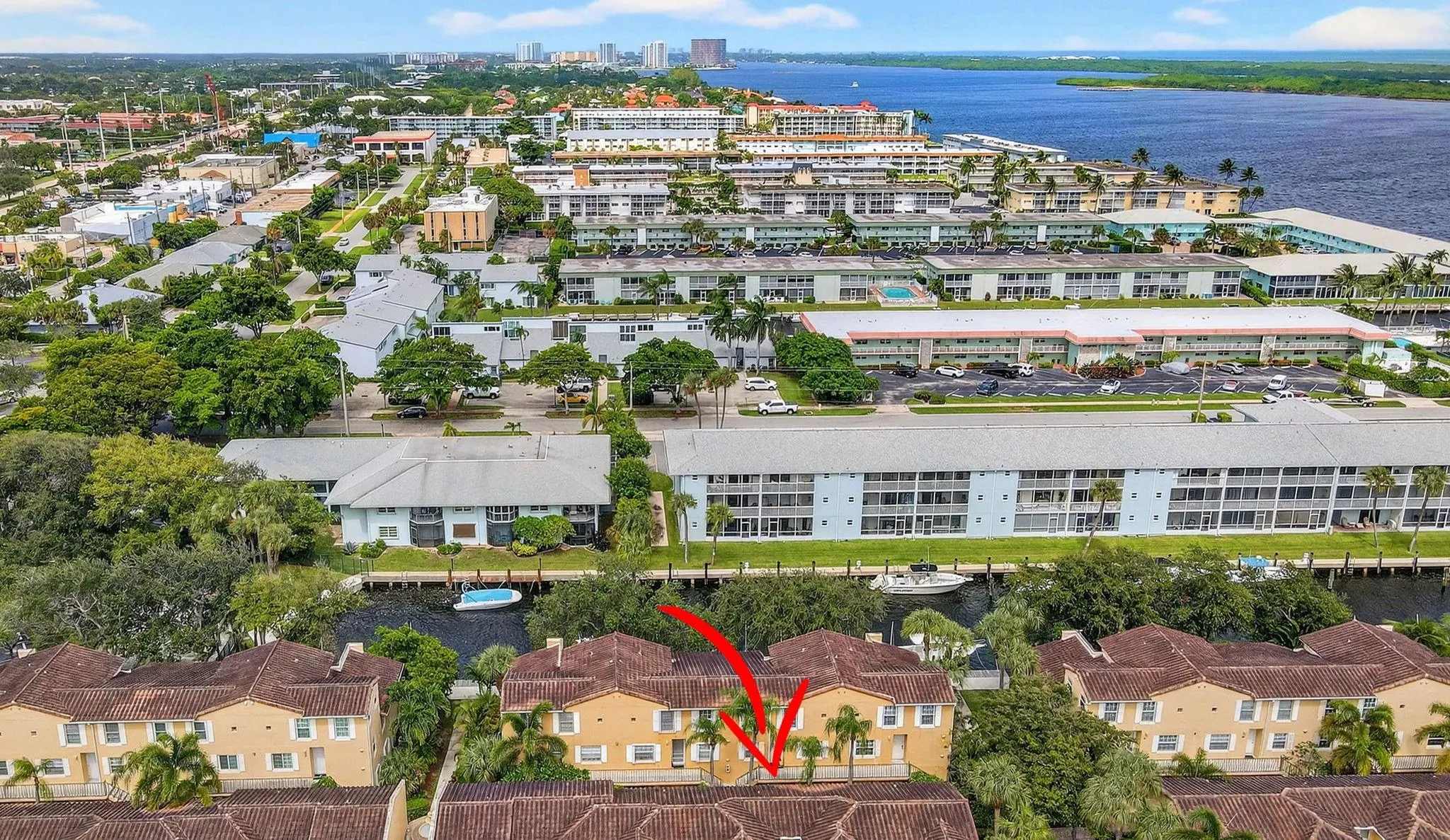 1115 Lake Shore Dr, #102