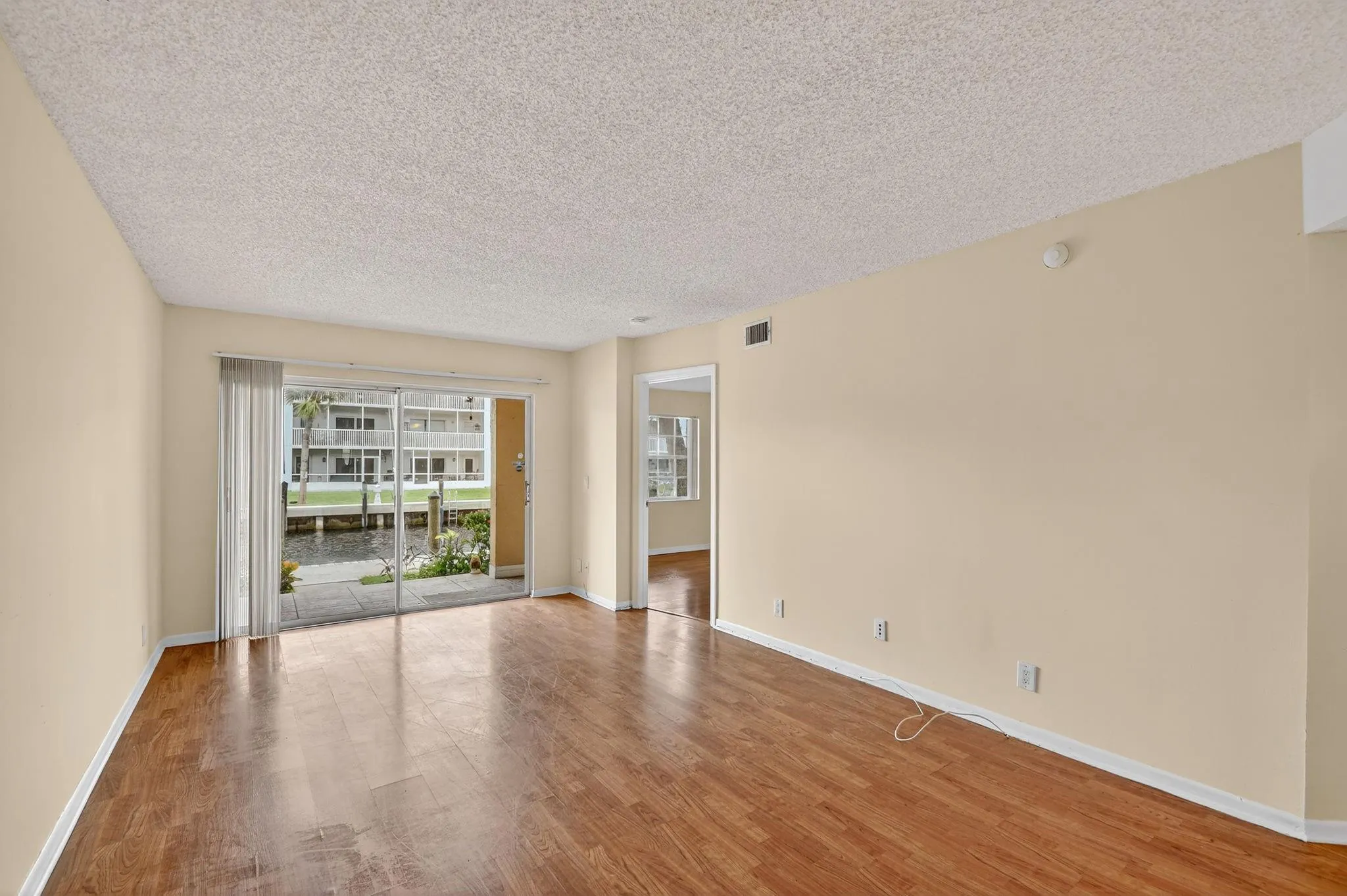 1115 Lake Shore Dr, #102