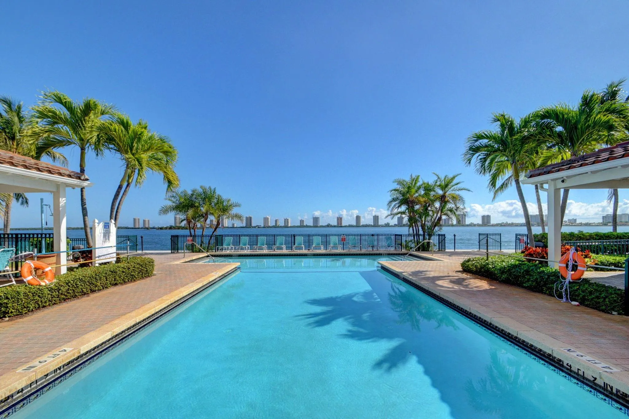 1115 Lake Shore Dr, #102