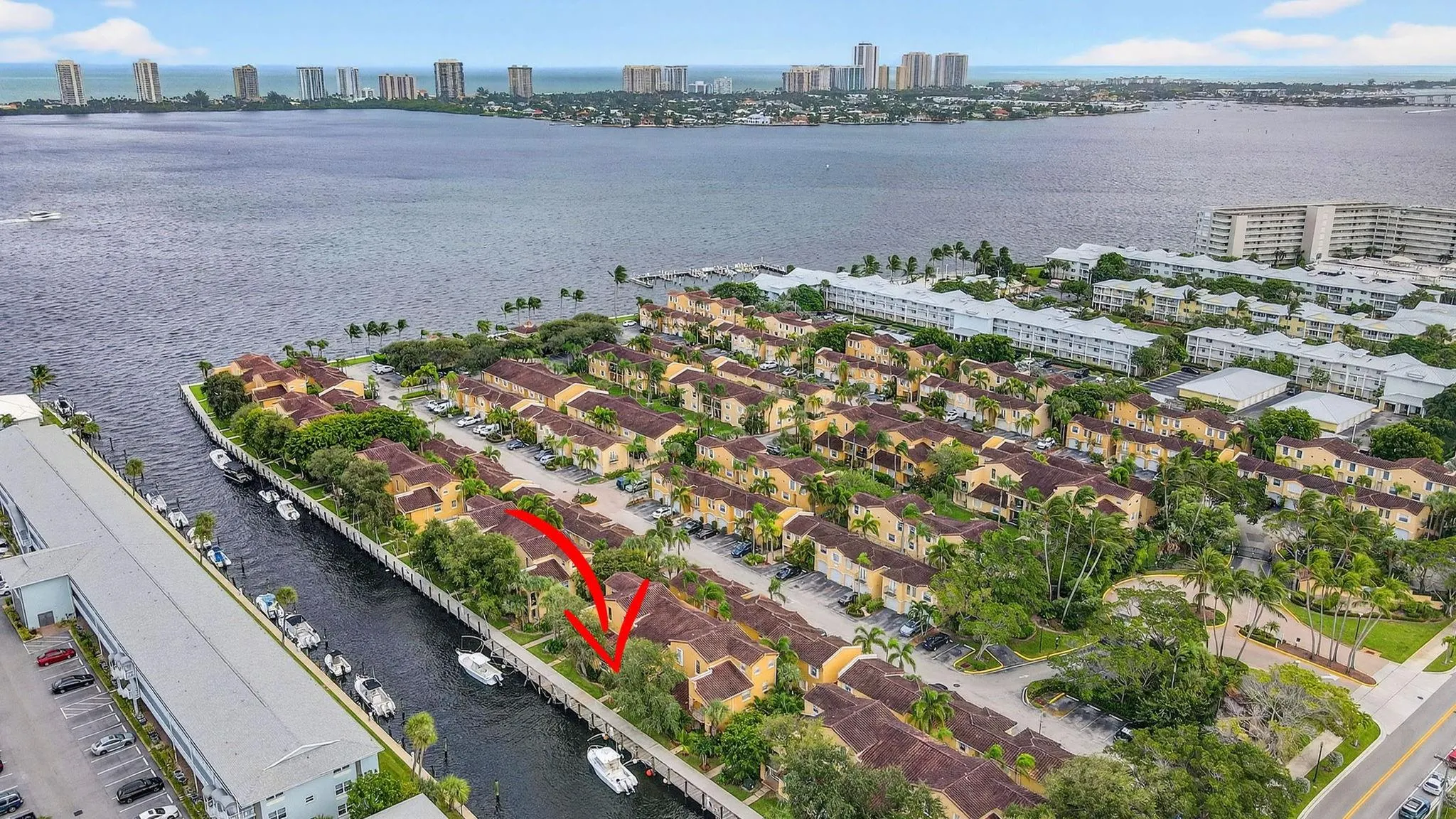 1115 Lake Shore Dr, #102