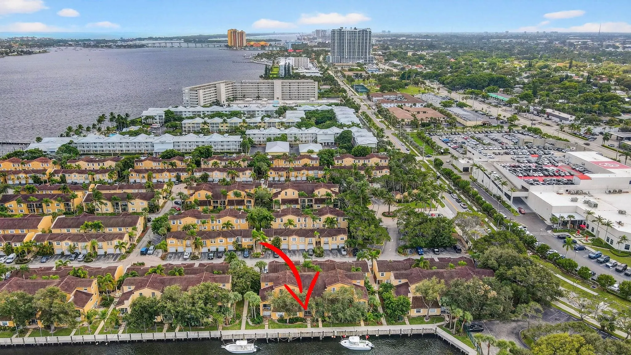 1115 Lake Shore Dr, #102