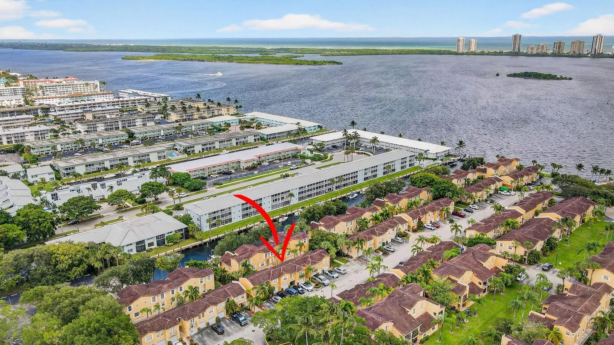 1115 Lake Shore Dr, #102