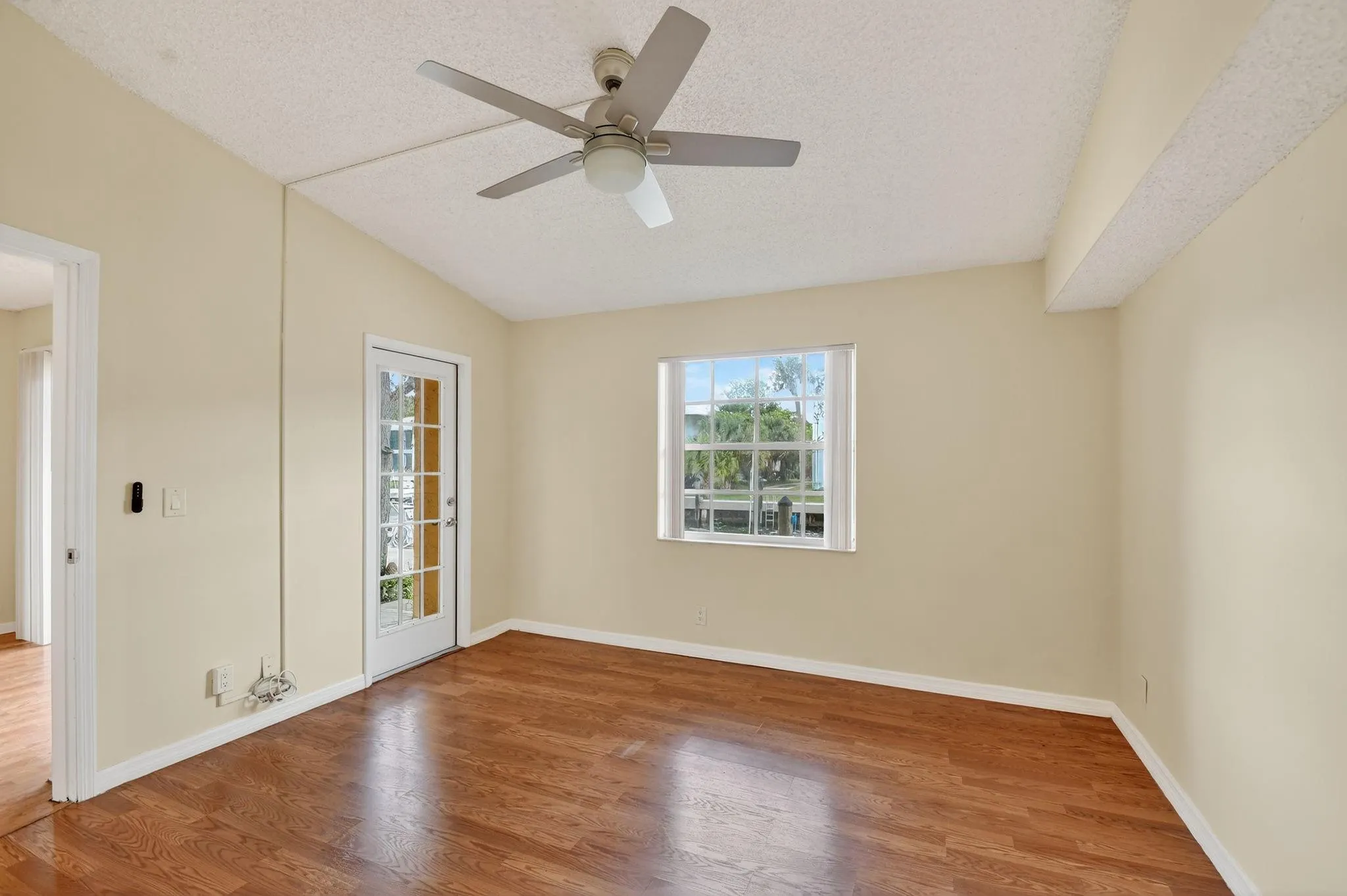 1115 Lake Shore Dr, #102