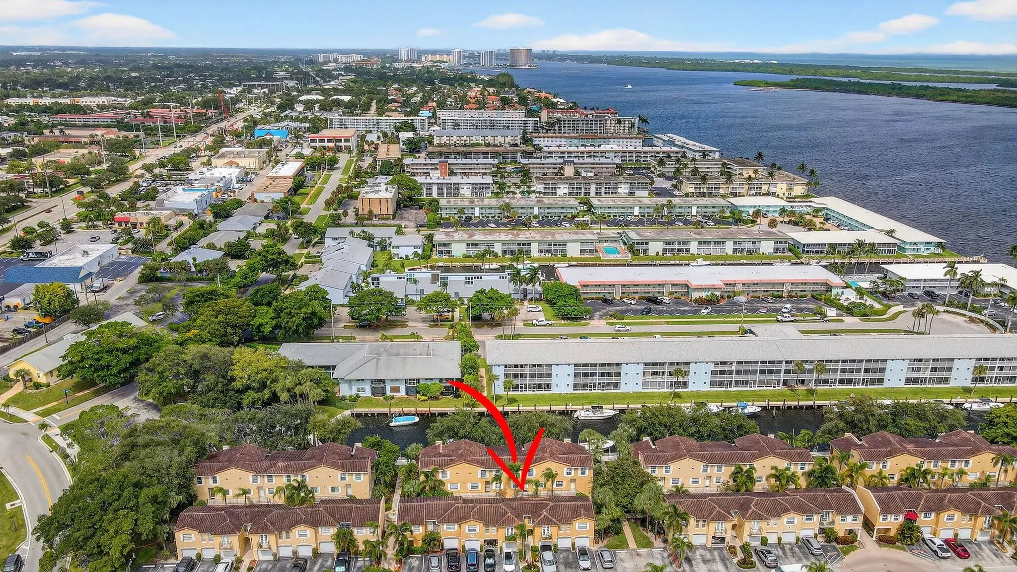 1115 Lake Shore Dr, #102
