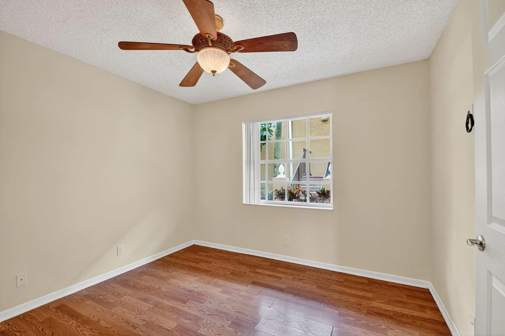1115 Lake Shore Dr, #102