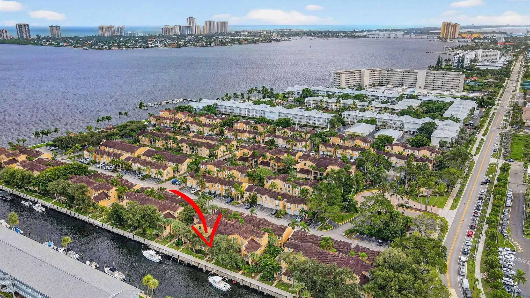 1115 Lake Shore Dr, #102