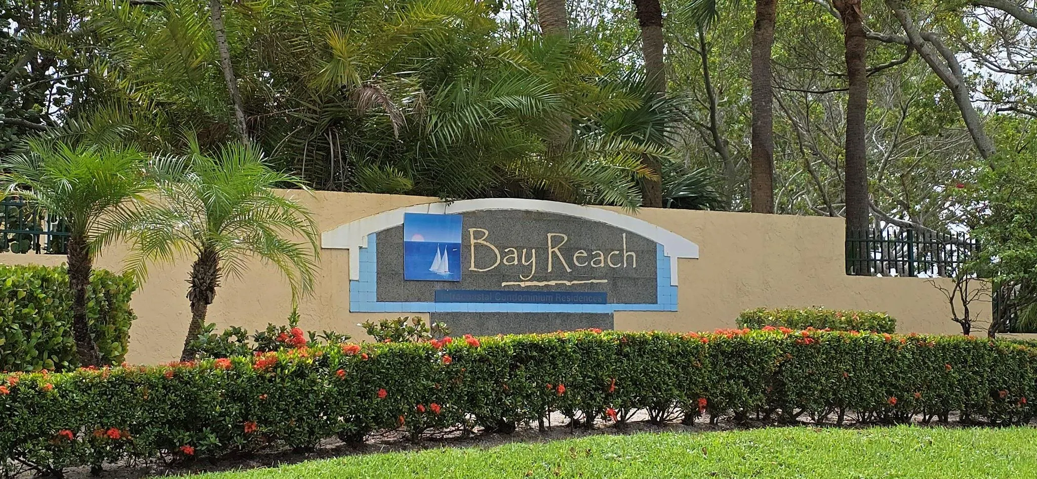 1115 Lake Shore Dr, #102
