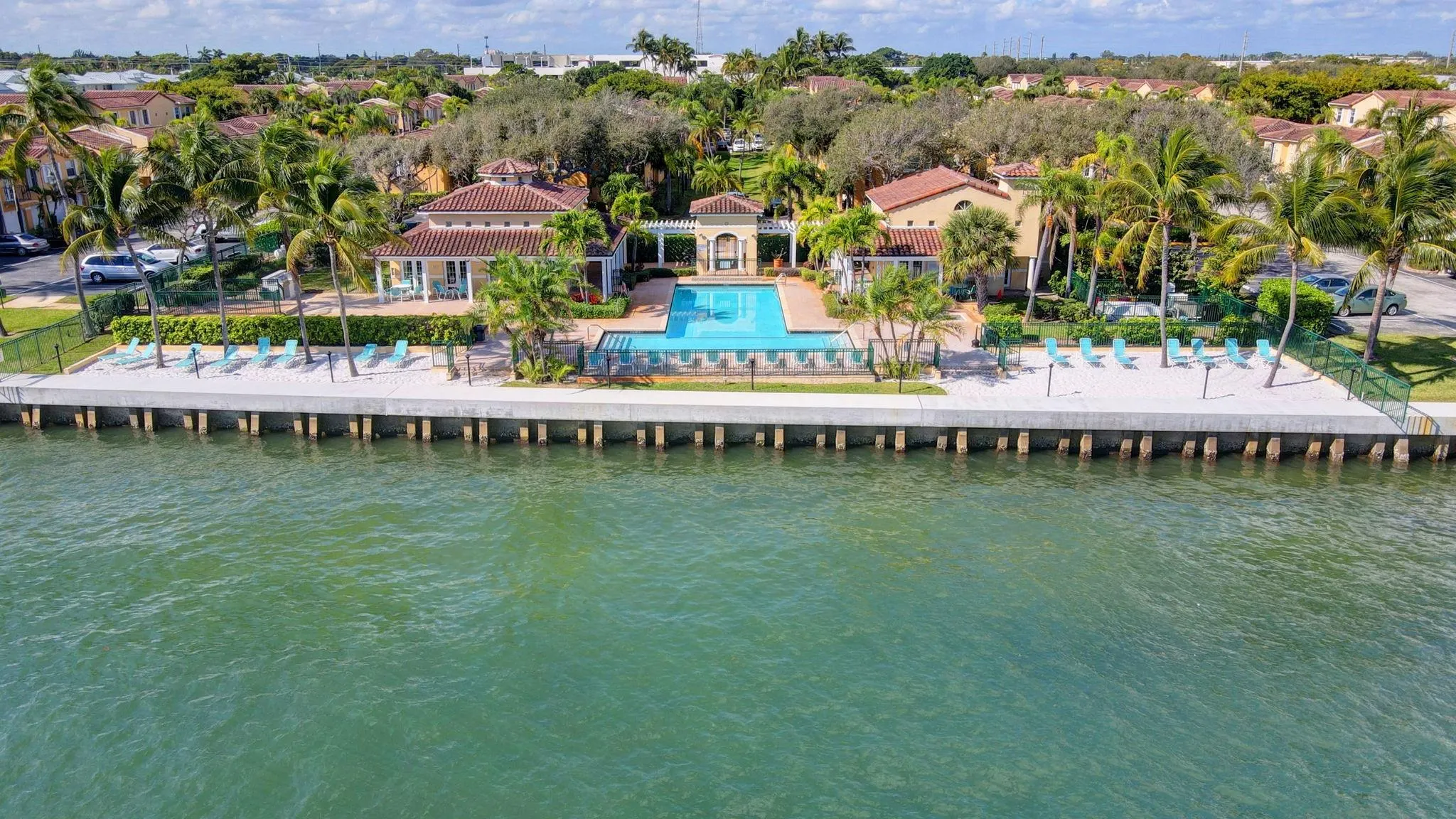 1115 Lake Shore Dr, #102