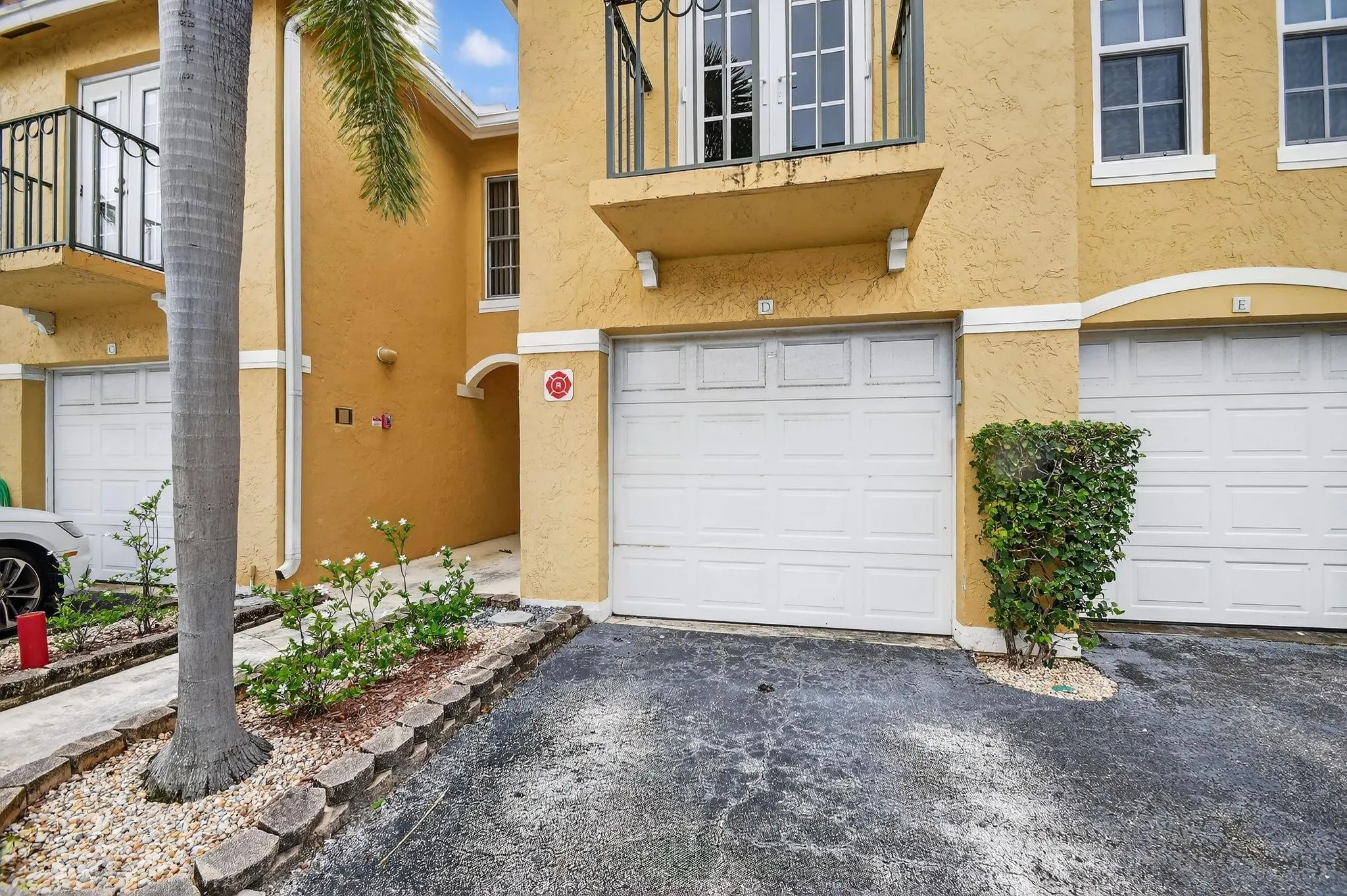 1115 Lake Shore Dr, #102