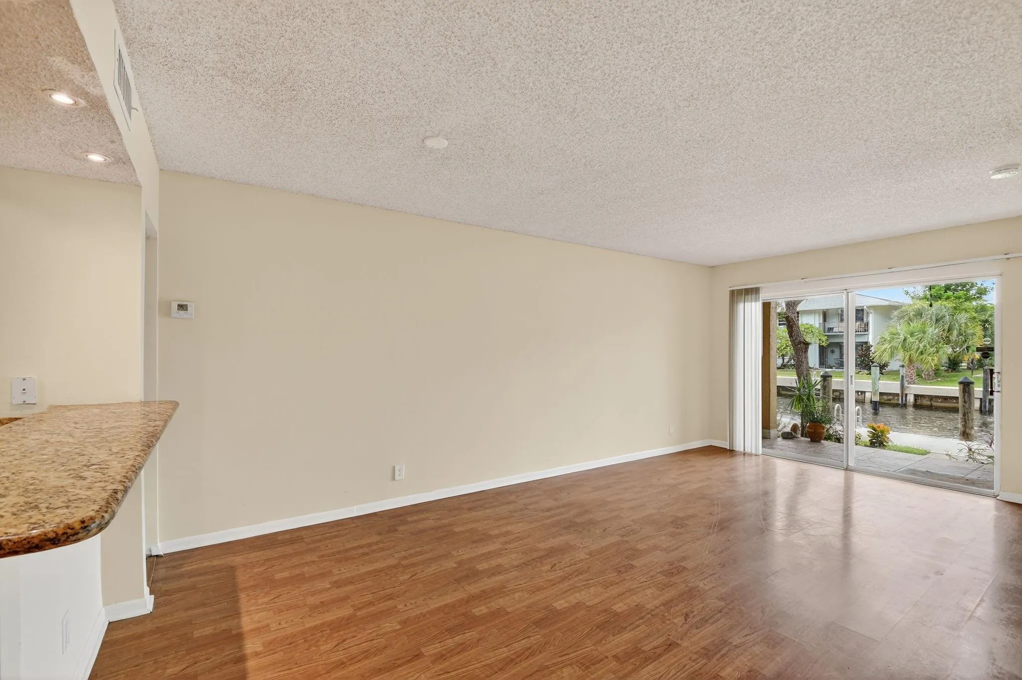 1115 Lake Shore Dr, #102